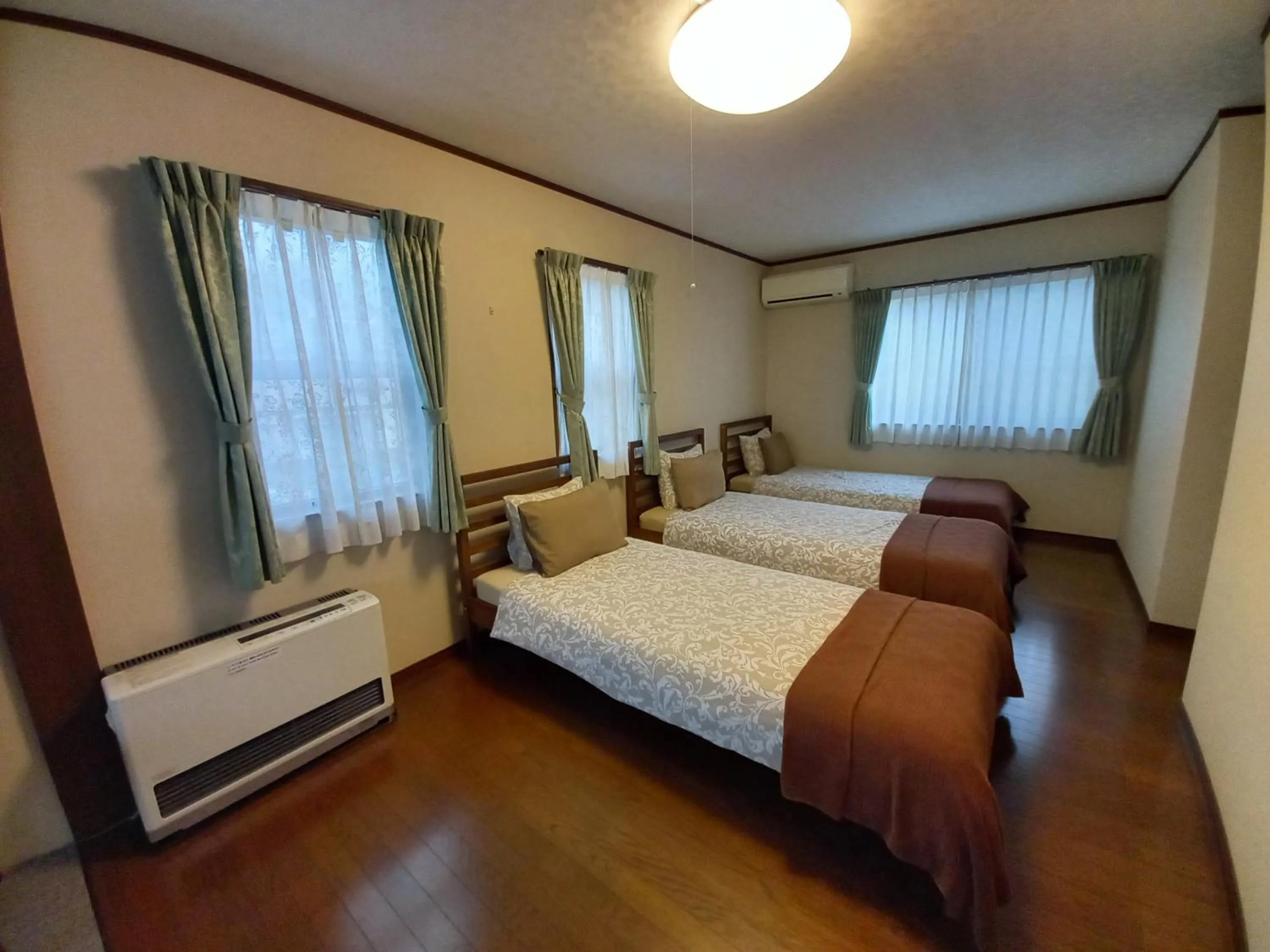 Bedroom, Bed in Hakuba Powder Lodge Taketombo