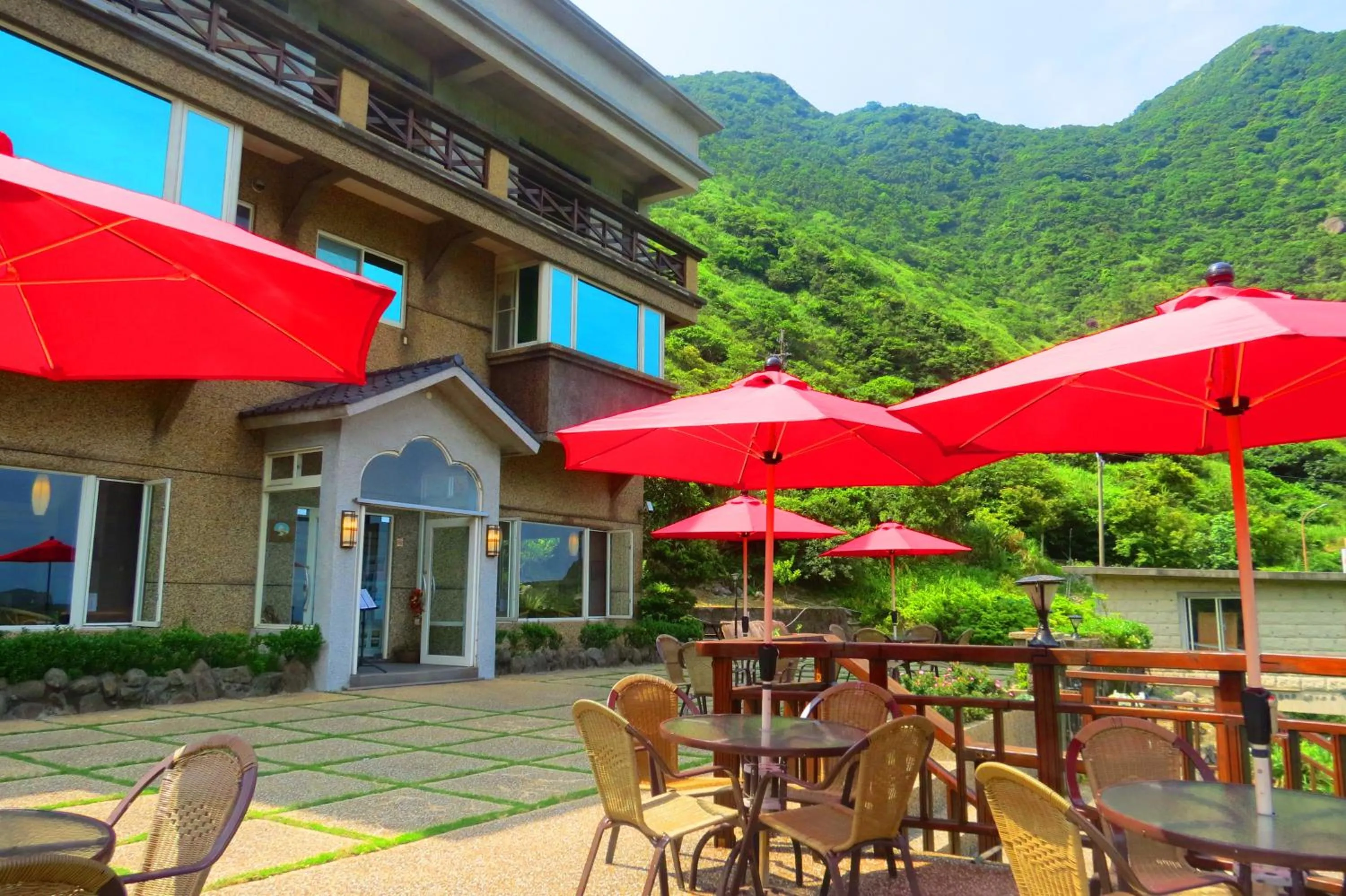 Restaurant/places to eat in Formosa Arcadian Villa