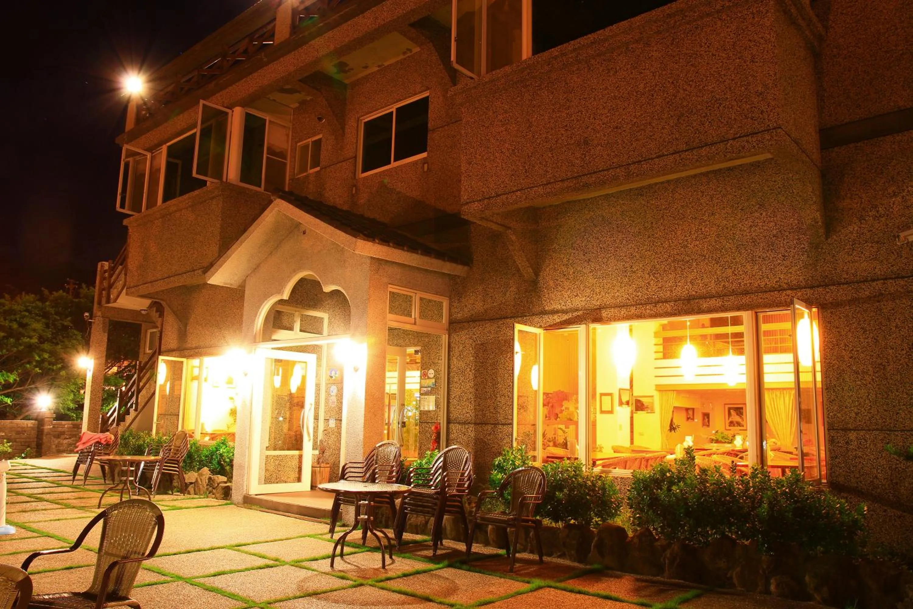 Restaurant/places to eat in Formosa Arcadian Villa