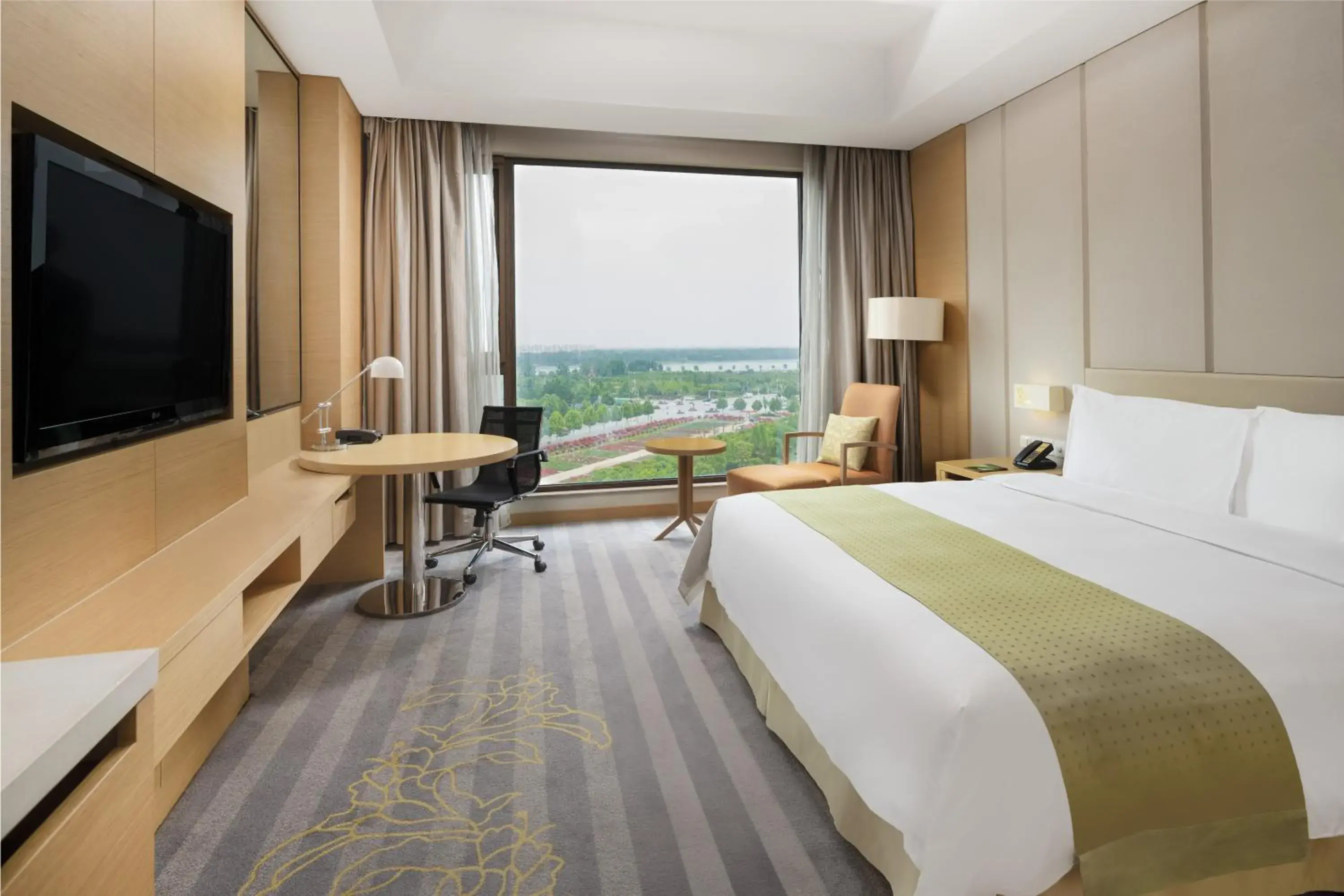 Bedroom, Bed in Holiday Inn Nanyang by IHG Bedroom, Bed in Holiday Inn Nanyang by IHG