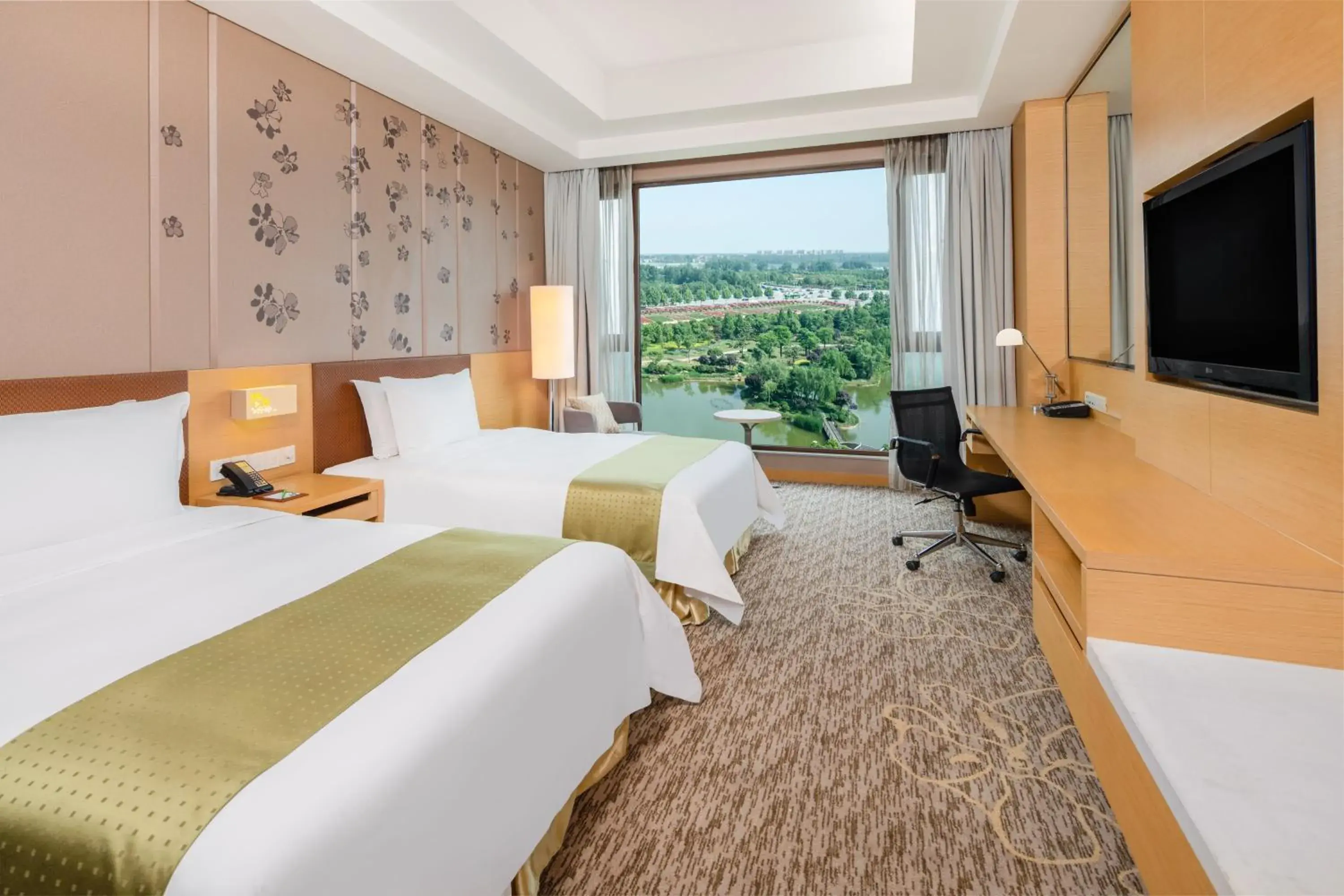 Standard Twin Room with River View in Holiday Inn Nanyang by IHG Standard Twin Room with River View in Holiday Inn Nanyang by IHG
