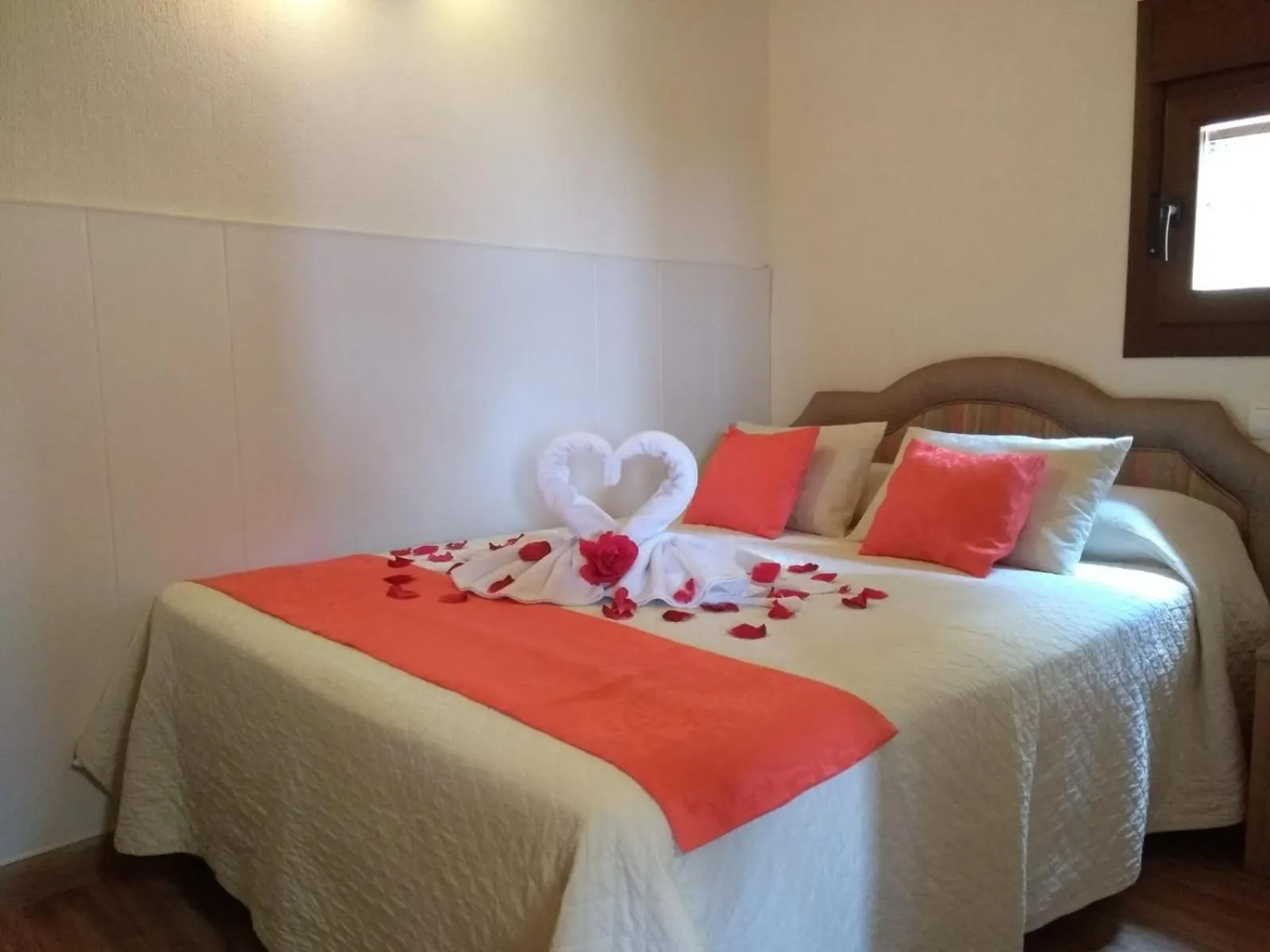 Bed in El Retiro de Ceubia by RetiroRural