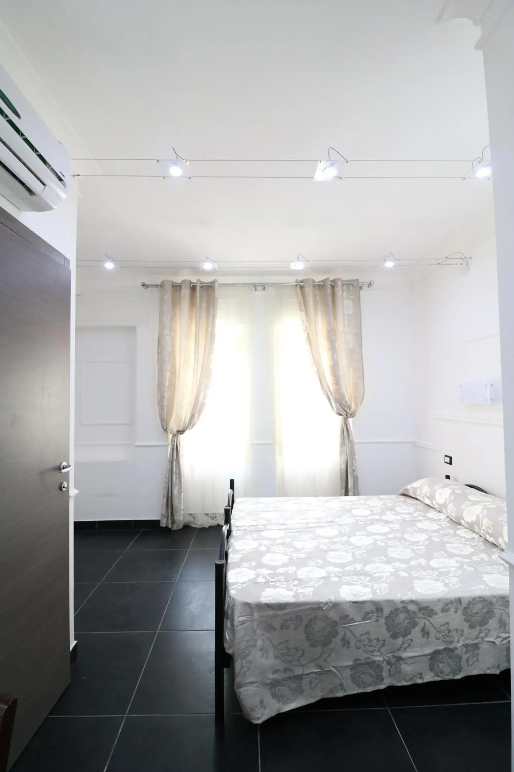 Bed in Palace Rome Bed in Palace Rome