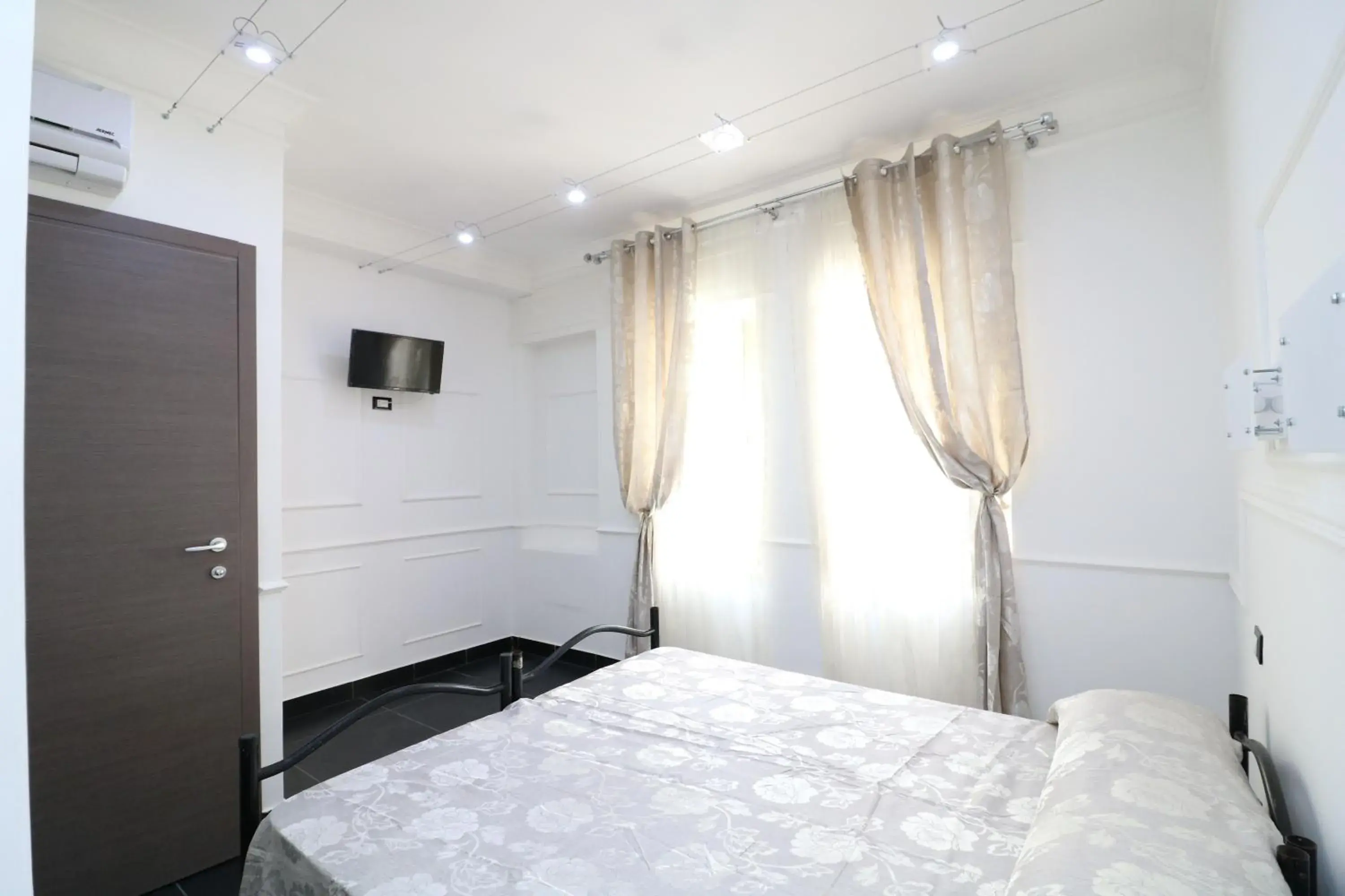 Bed in Palace Rome Bed in Palace Rome