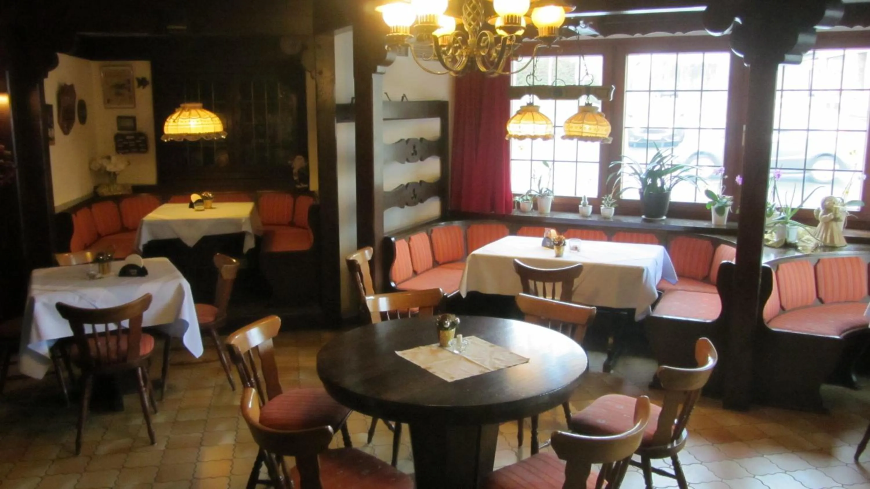 Restaurant/places to eat in Hotel Rose