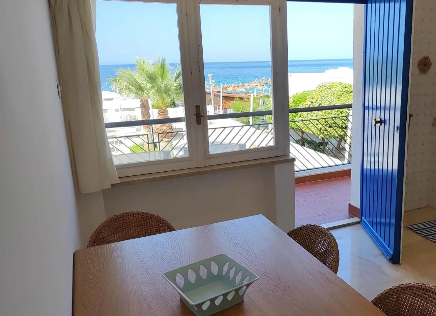 Dining area, Bed in La Marsa Vacances