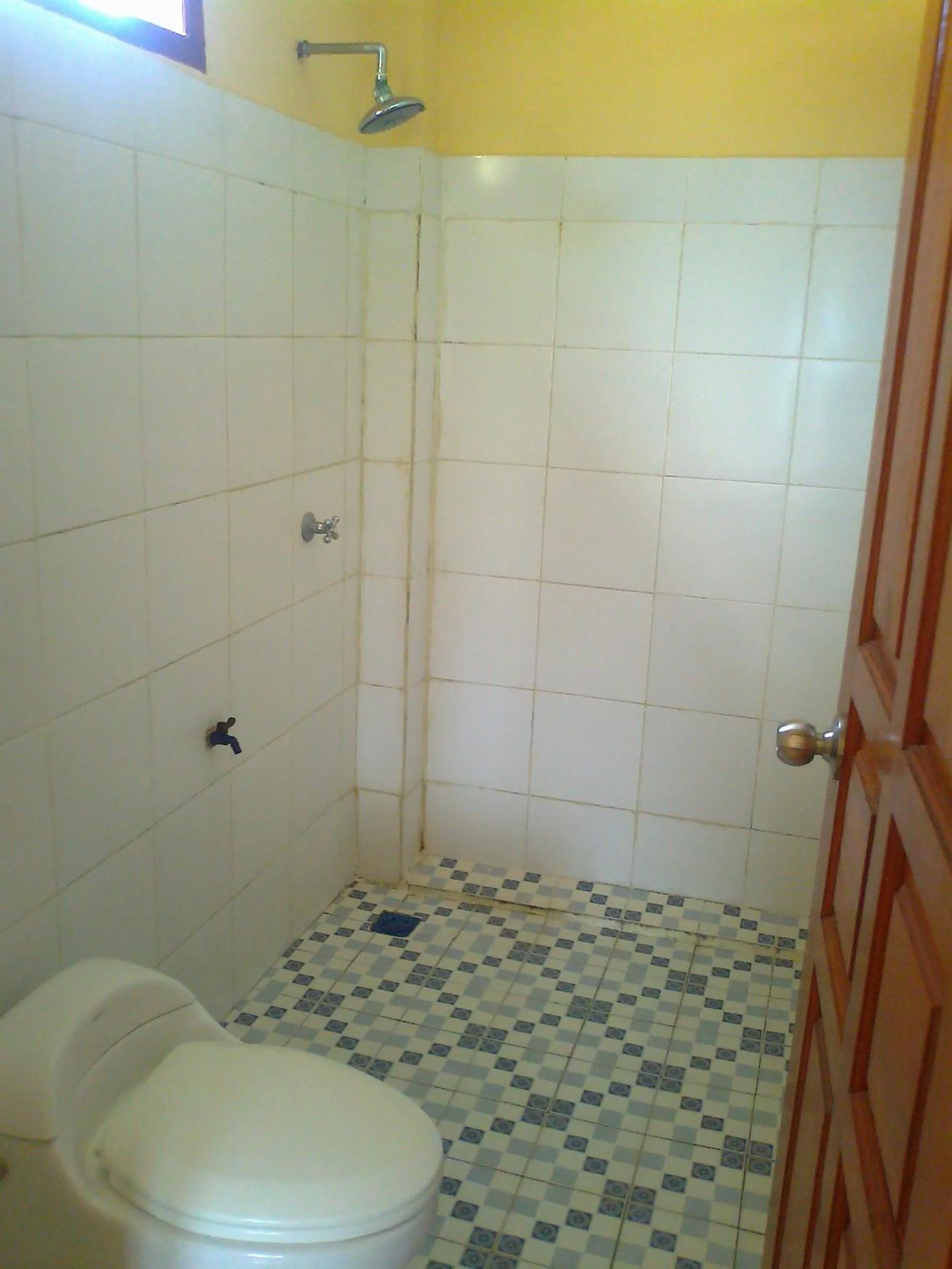 Shower in Pondok Sunrise 2