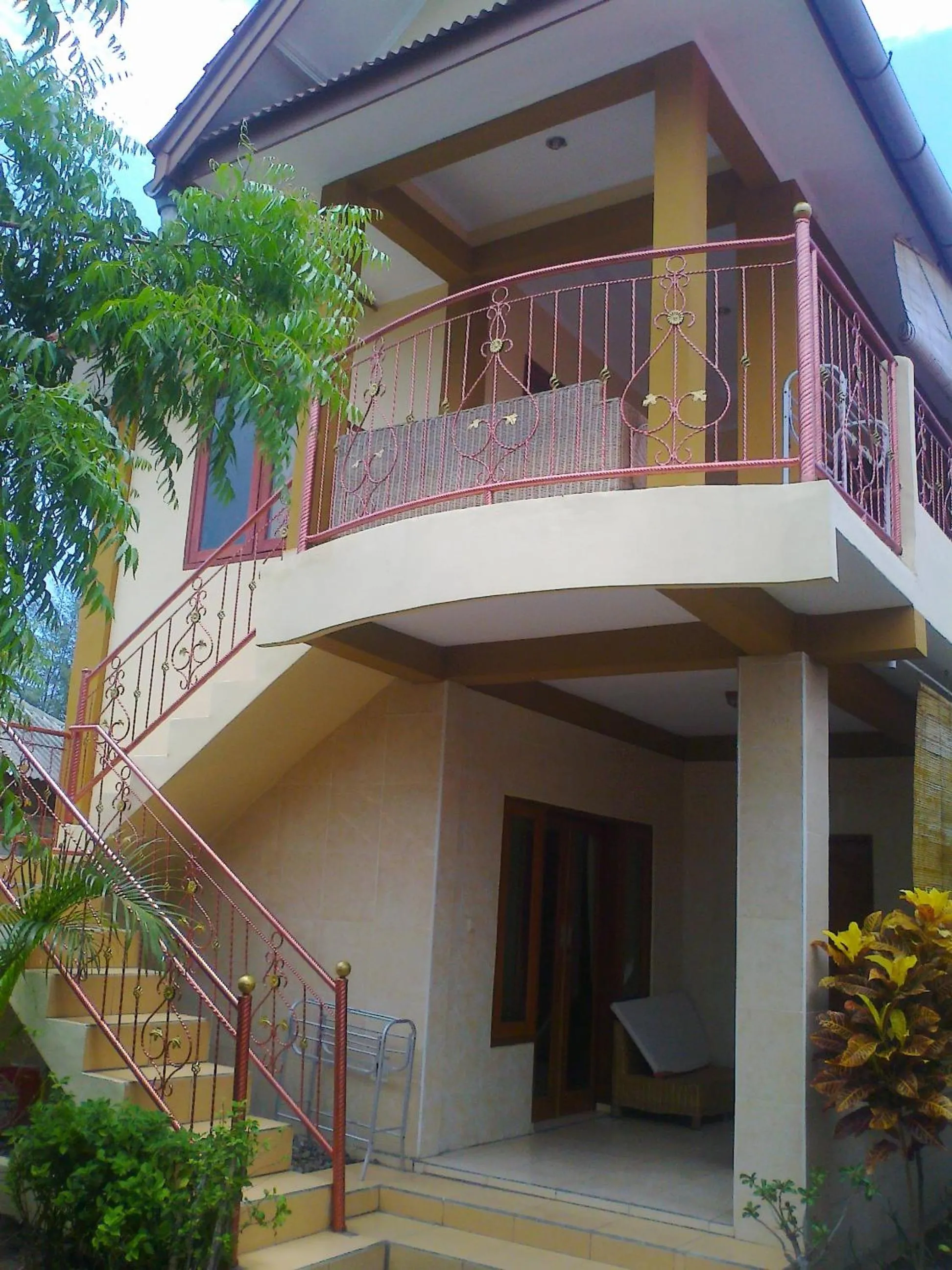 Area and facilities in Pondok Sunrise 2
