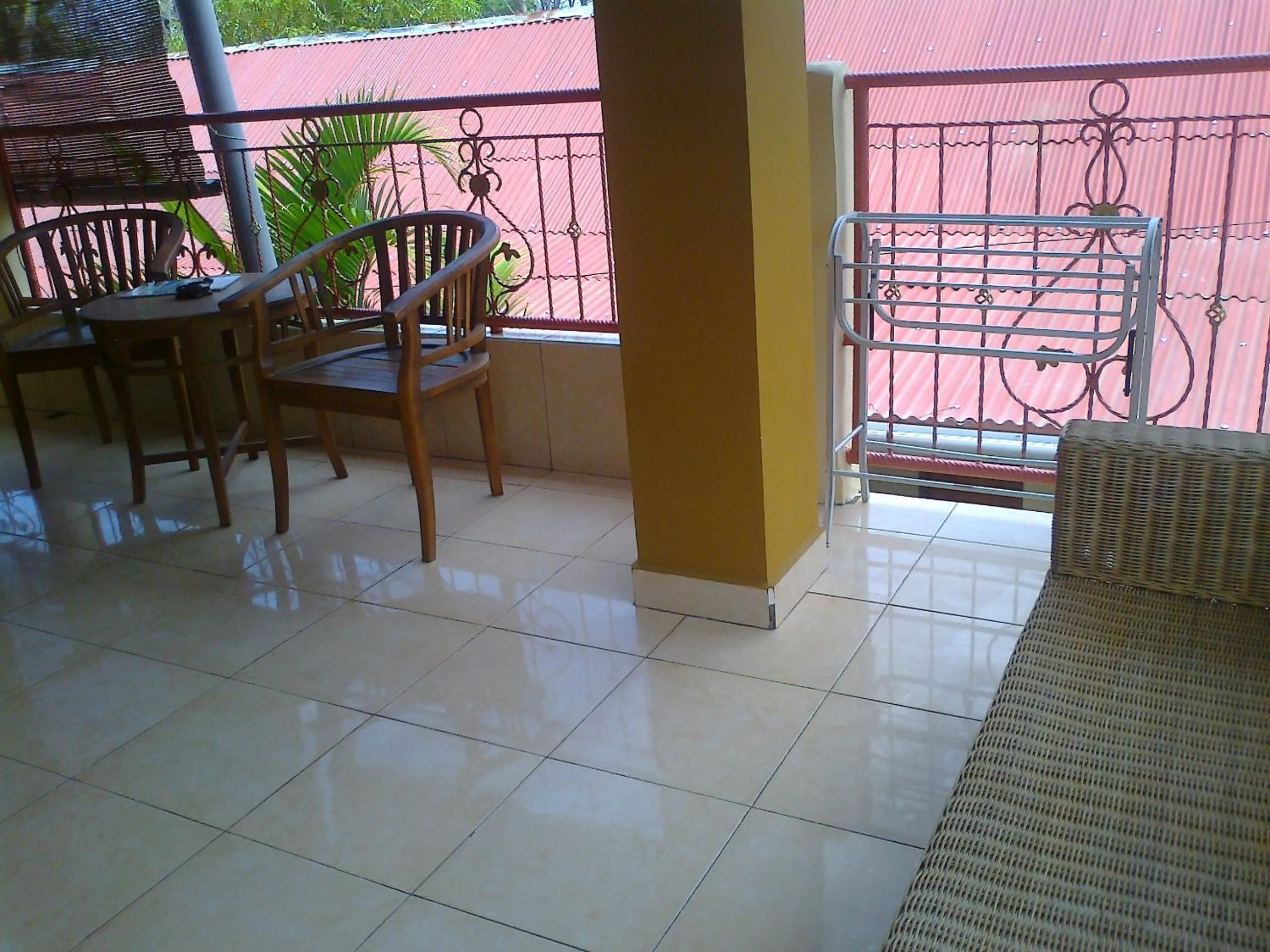 Area and facilities in Pondok Sunrise 2