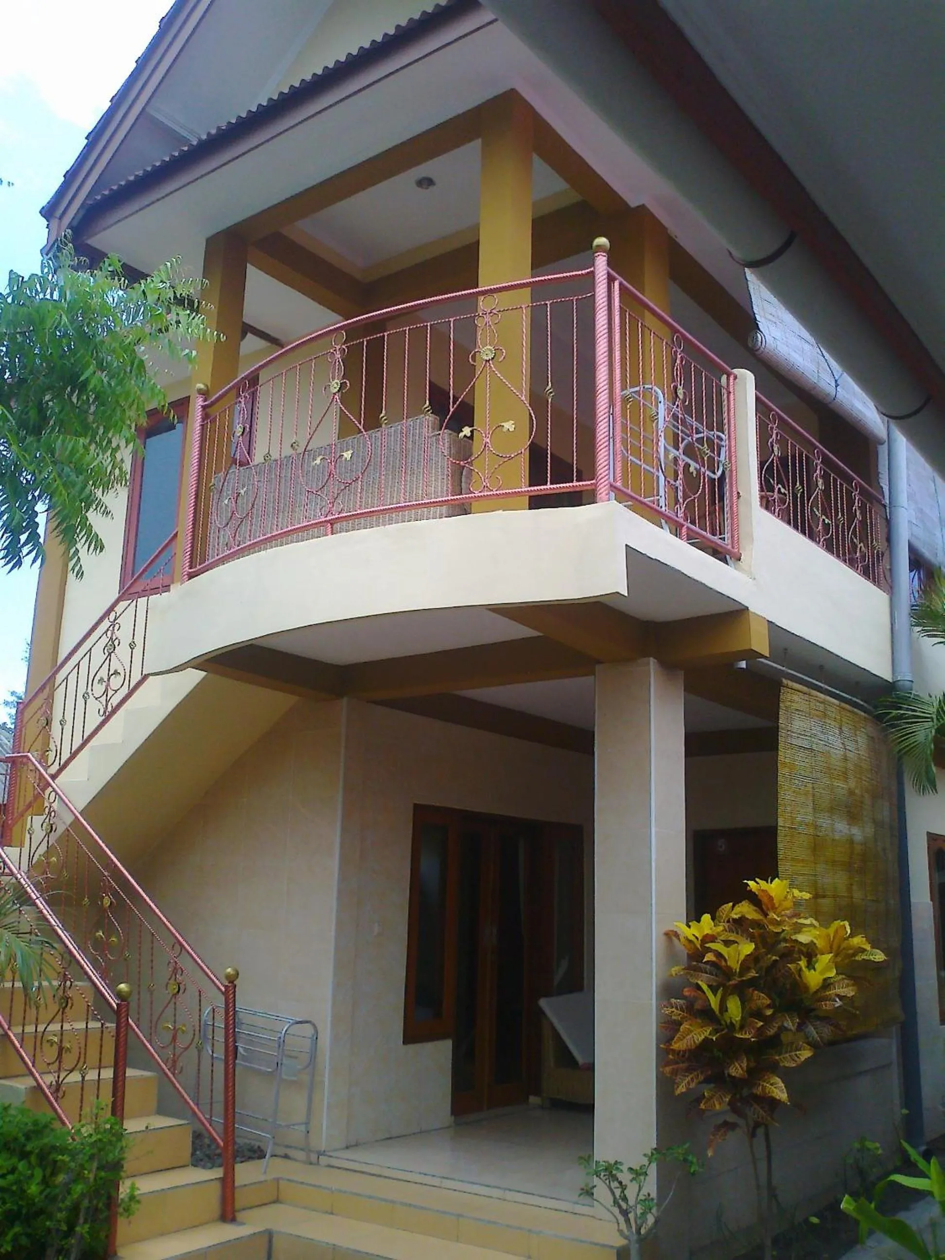 Area and facilities in Pondok Sunrise 2