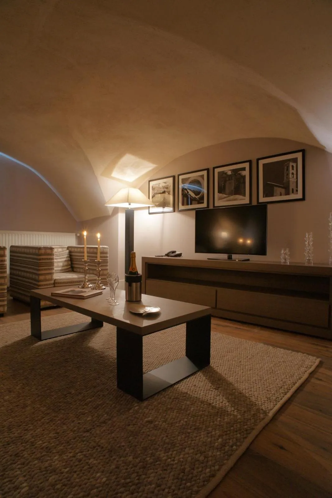 TV and multimedia in Hôtel & Spa L'Alta Peyra