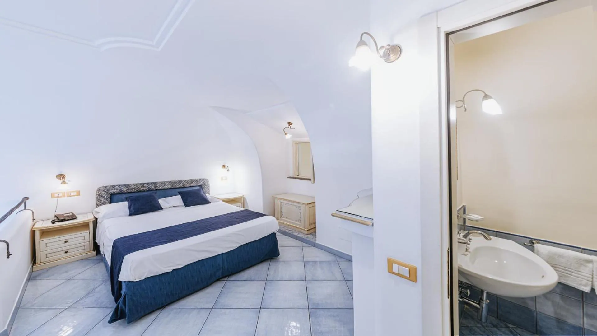 Bed in Hotel Nettuno