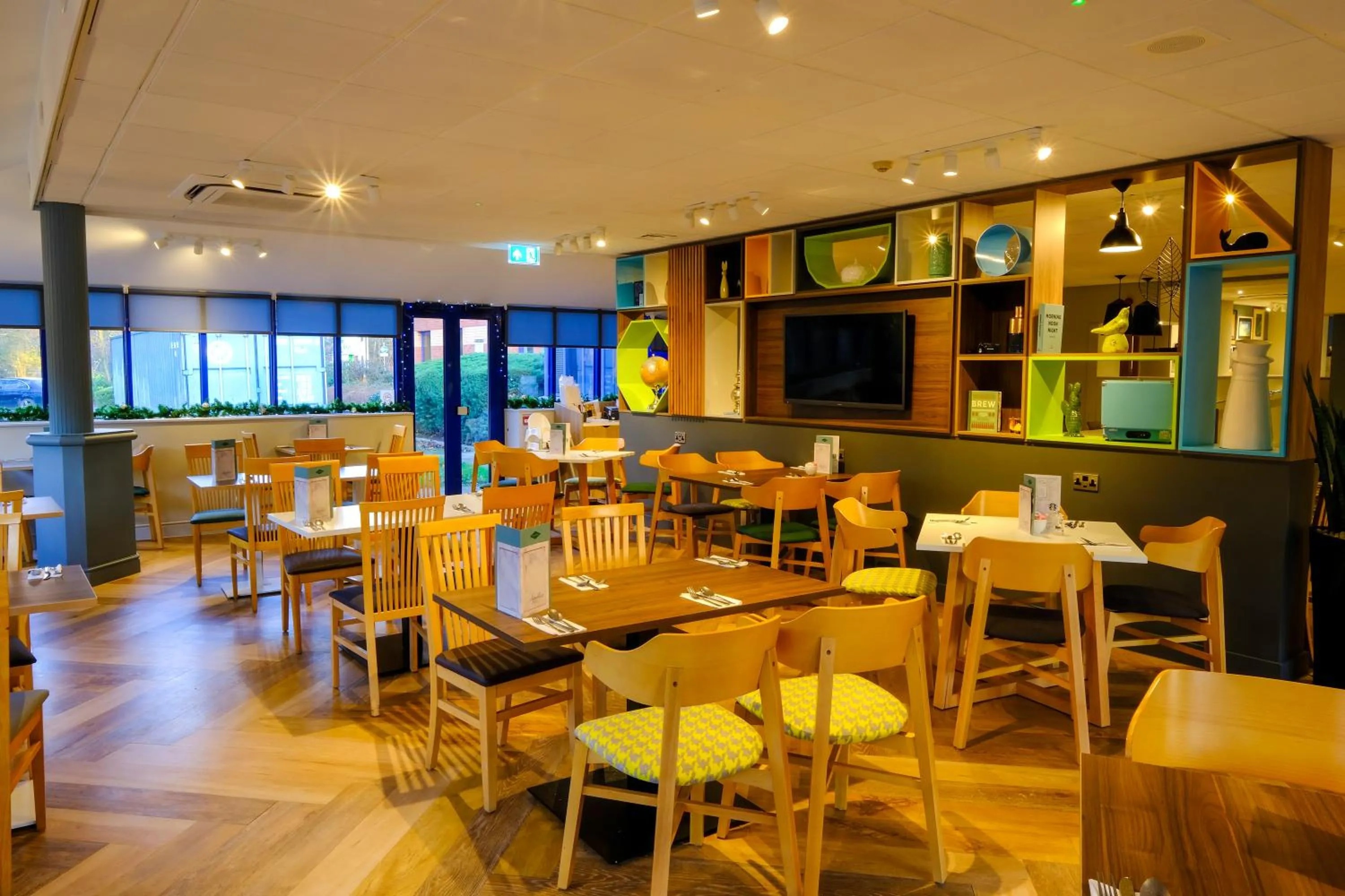 Restaurant/places to eat in Holiday Inn Warrington by IHG