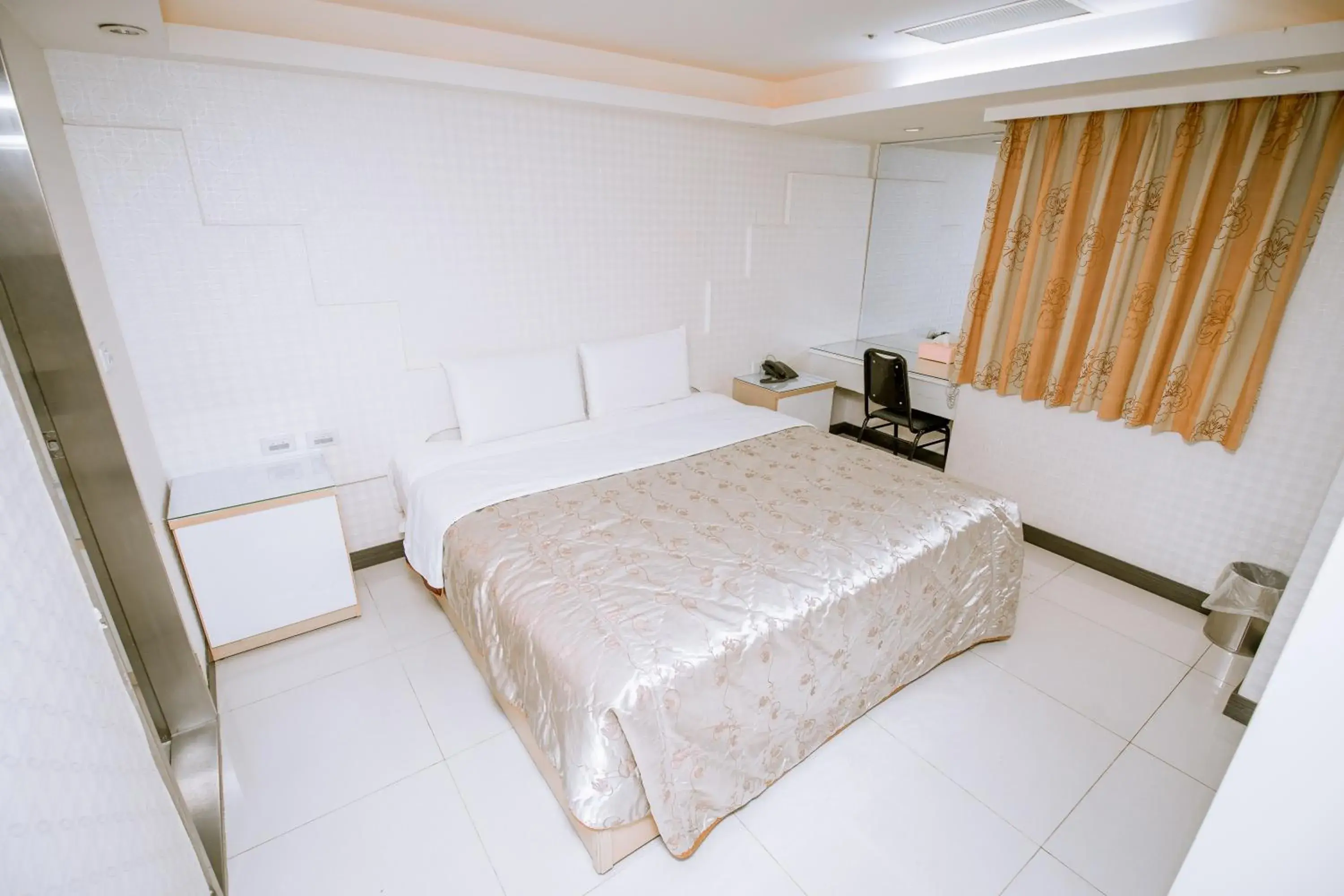 Photo of the whole room, Bed in Guide Hotel Taoyuan Fuxing Photo of the whole room, Bed in Guide Hotel Taoyuan Fuxing