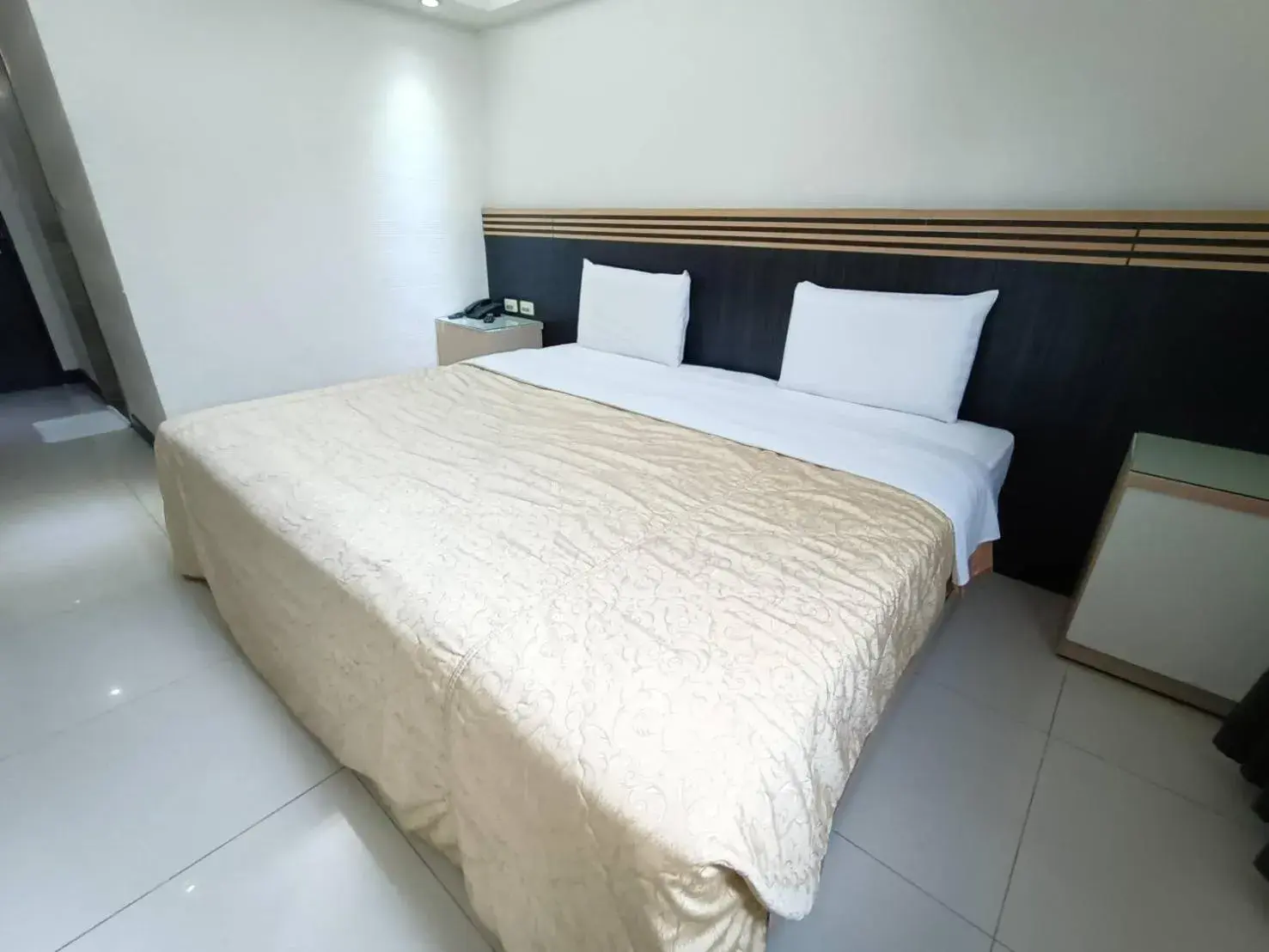 Photo of the whole room, Bed in Guide Hotel Taoyuan Fuxing Photo of the whole room, Bed in Guide Hotel Taoyuan Fuxing