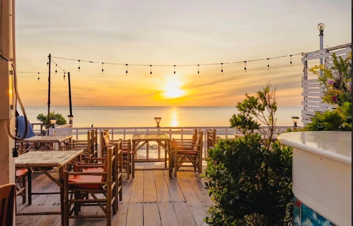 Karoon Sea View Lodge