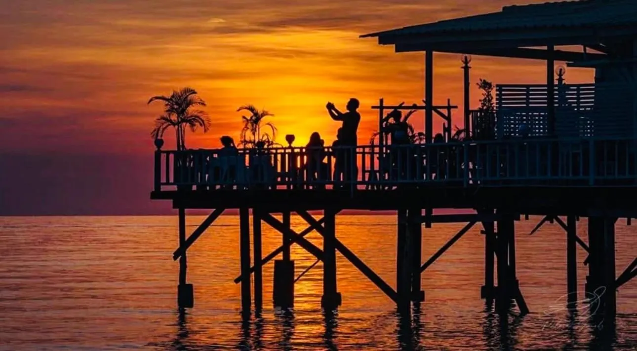 Karoon Sea View Lodge