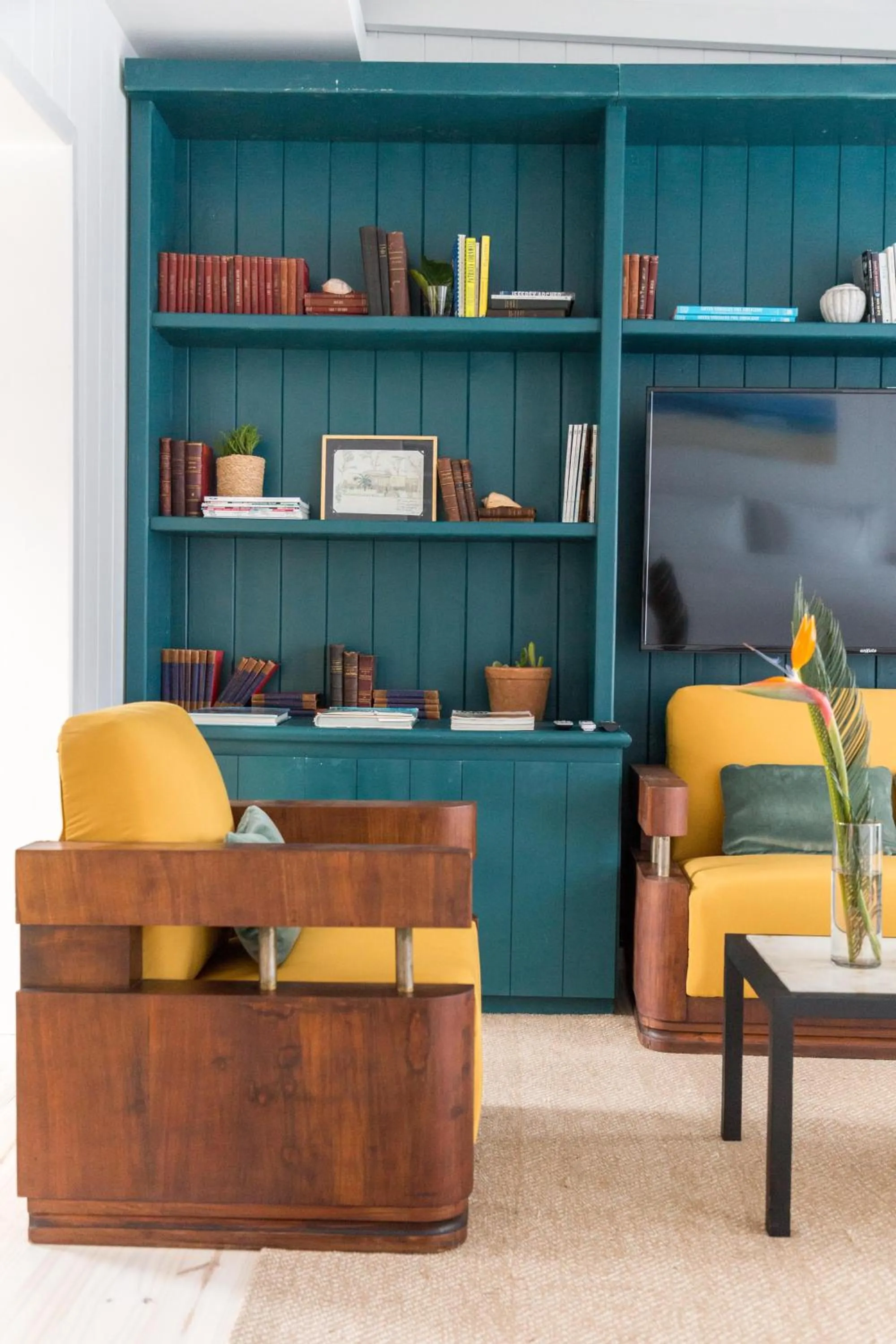 Library in Casa Flor