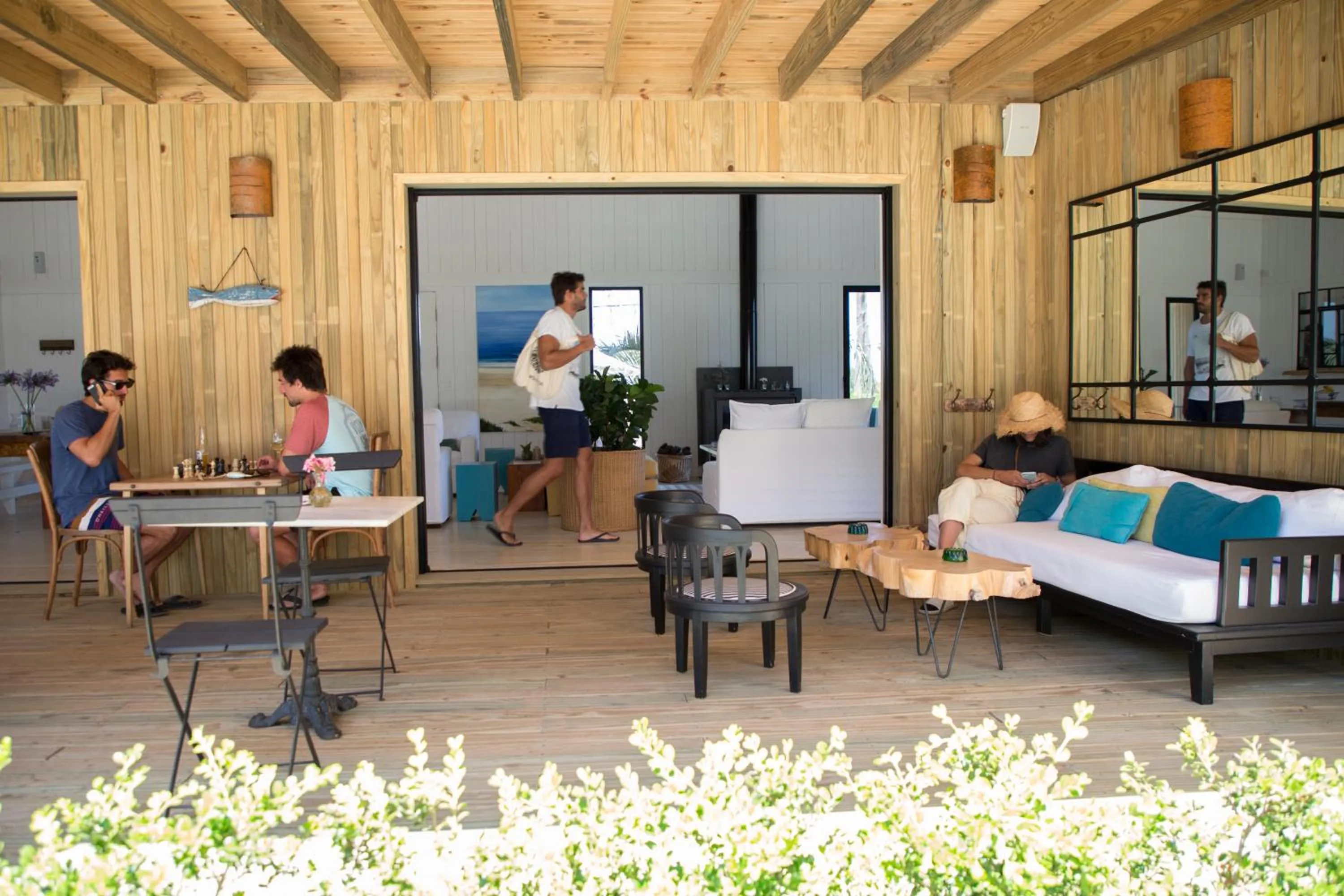 Restaurant/places to eat in Casa Flor