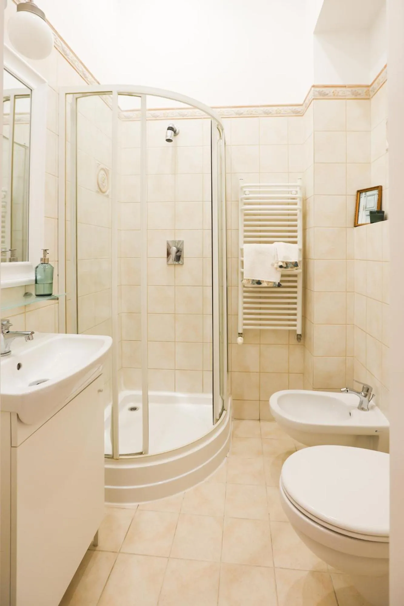 Shower in Mirage Medic Hotel