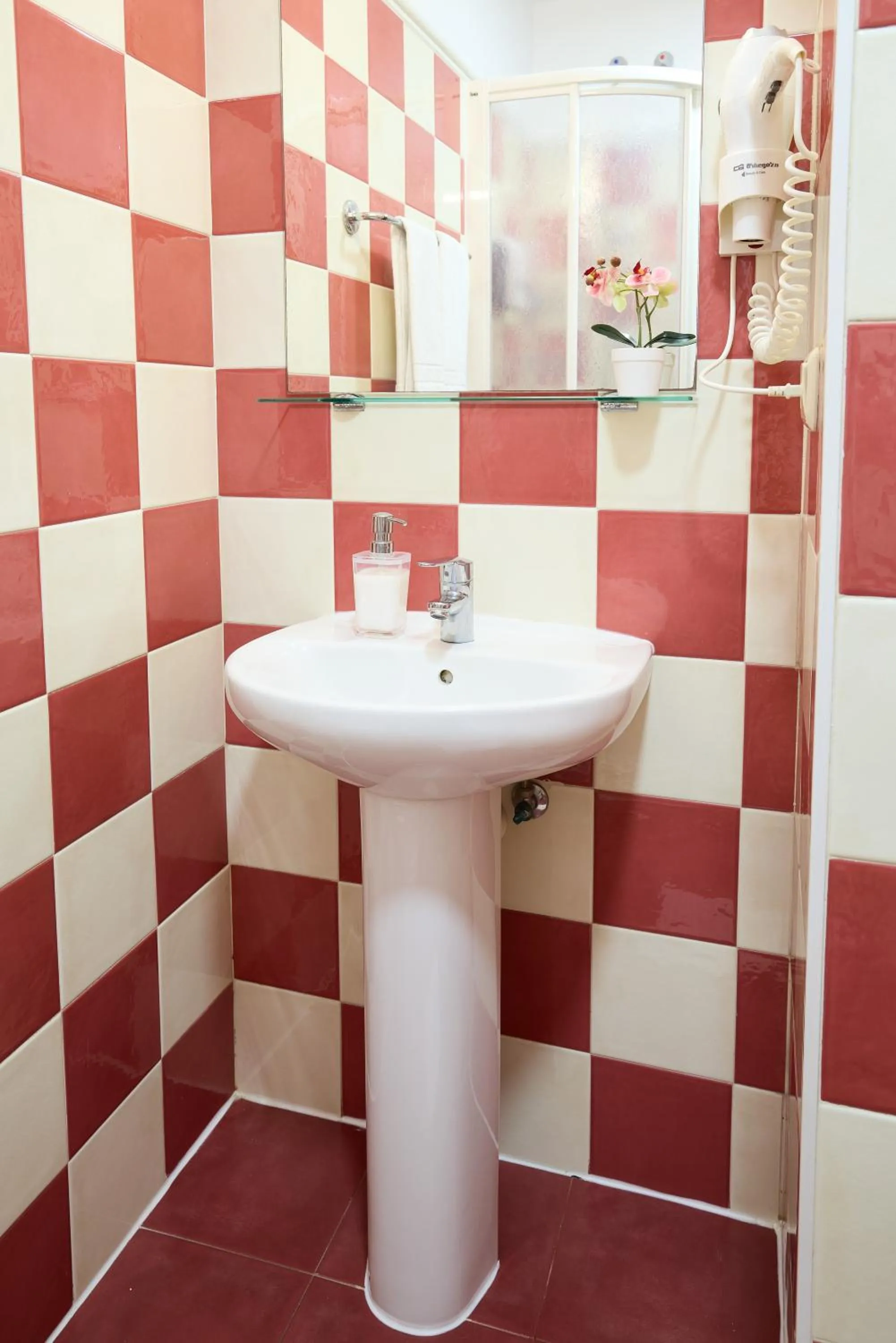 Bathroom in Pensión Nuevas Artes