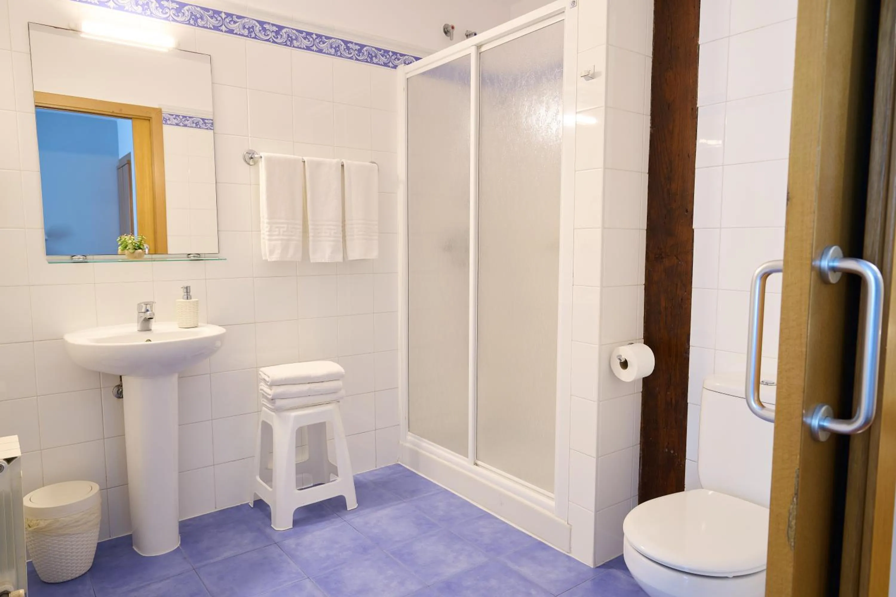 Shower in Pensión Nuevas Artes