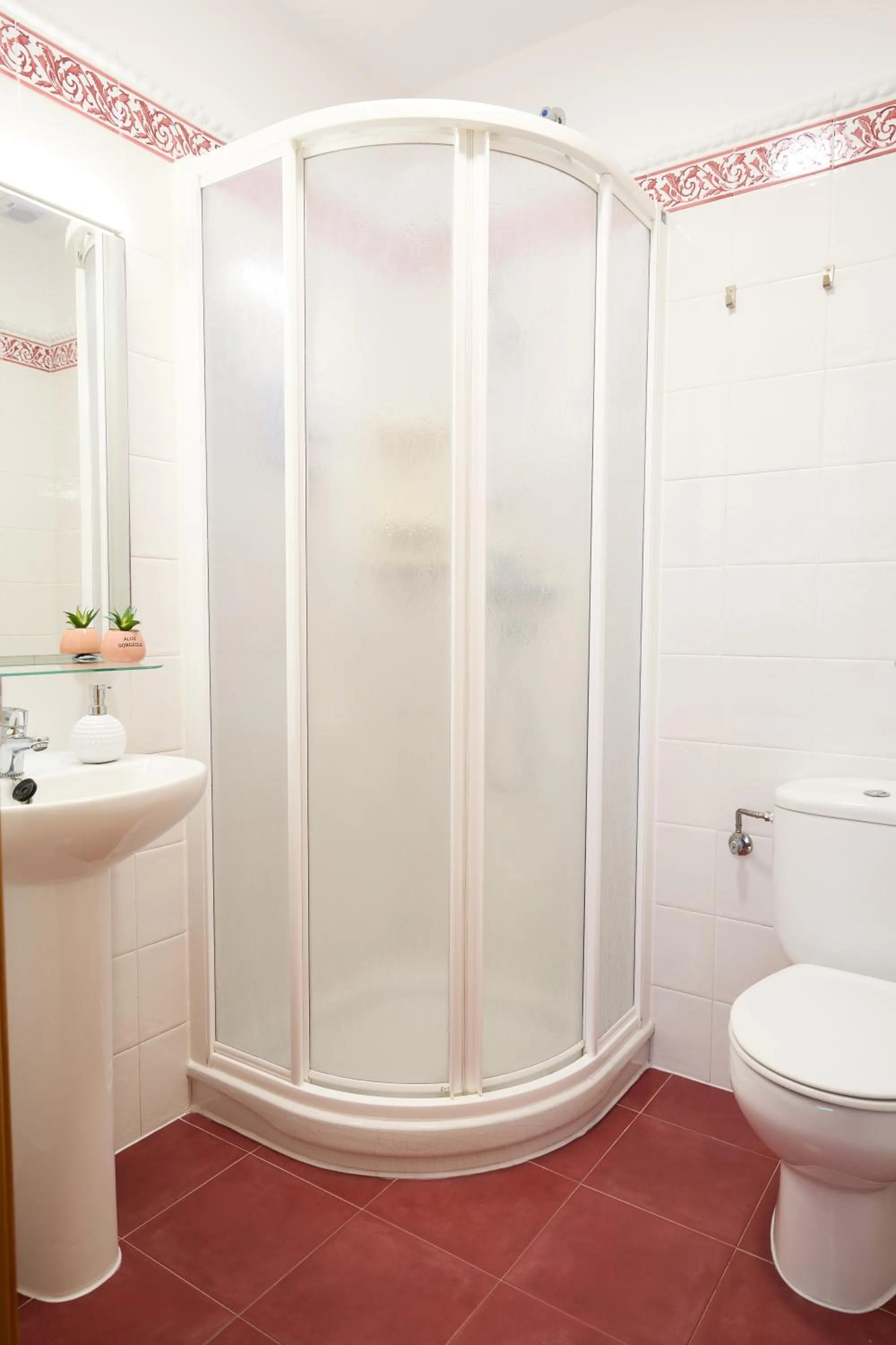 Shower in Pensión Nuevas Artes