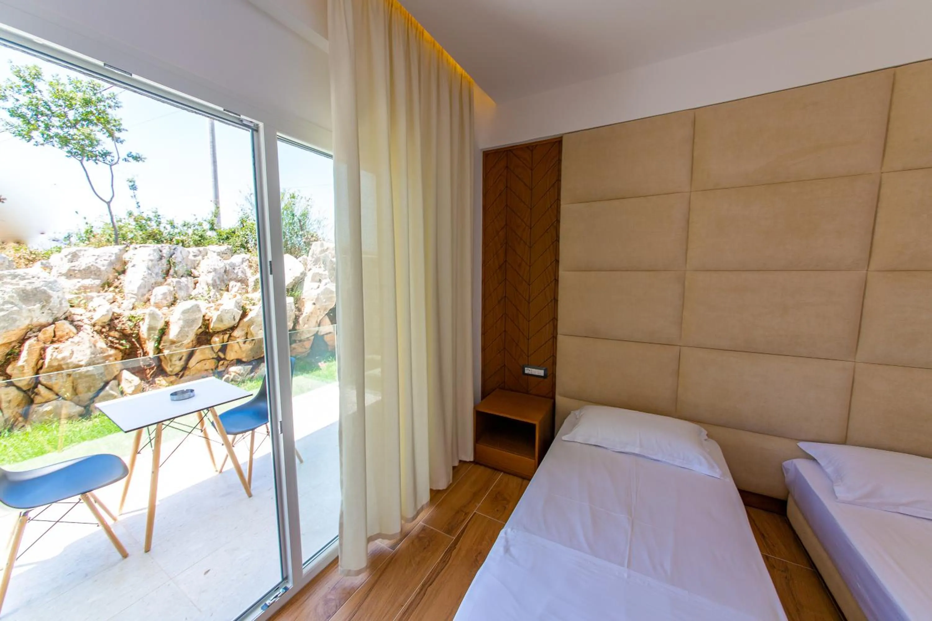 Balcony/Terrace, Bed in Inada Hotel Ksamil
