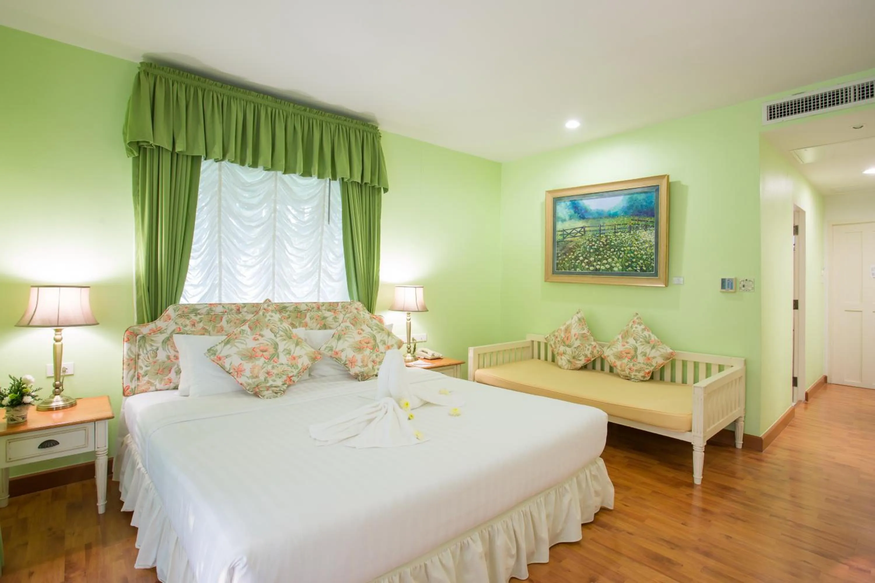 Bed in Kensington English Garden Resort Khaoyai