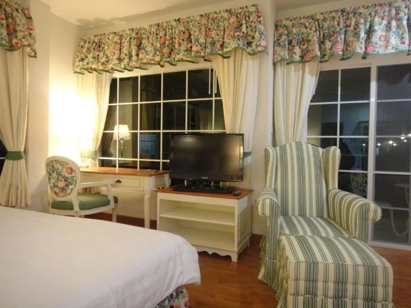 Bed in Kensington English Garden Resort Khaoyai