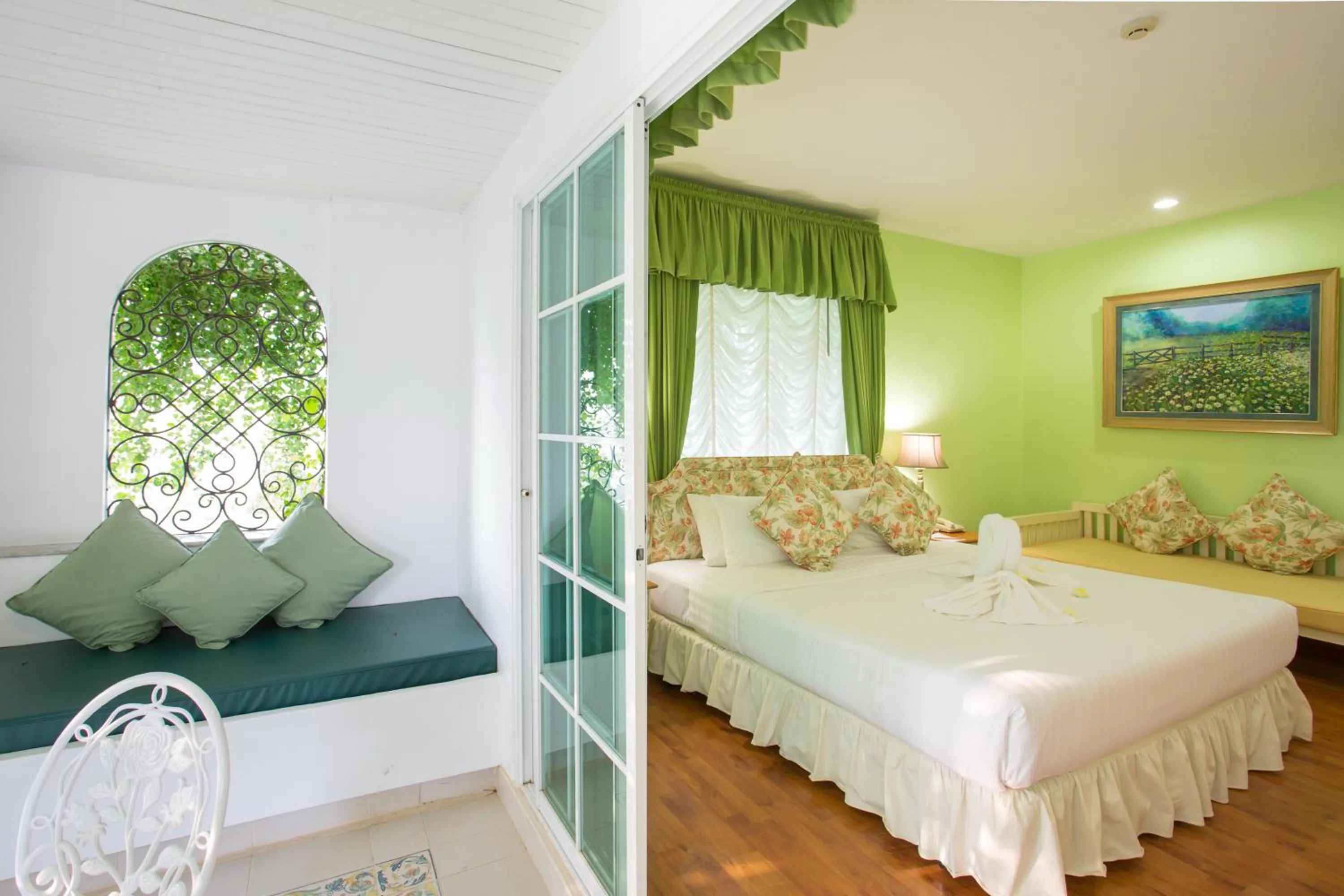 Bed in Kensington English Garden Resort Khaoyai