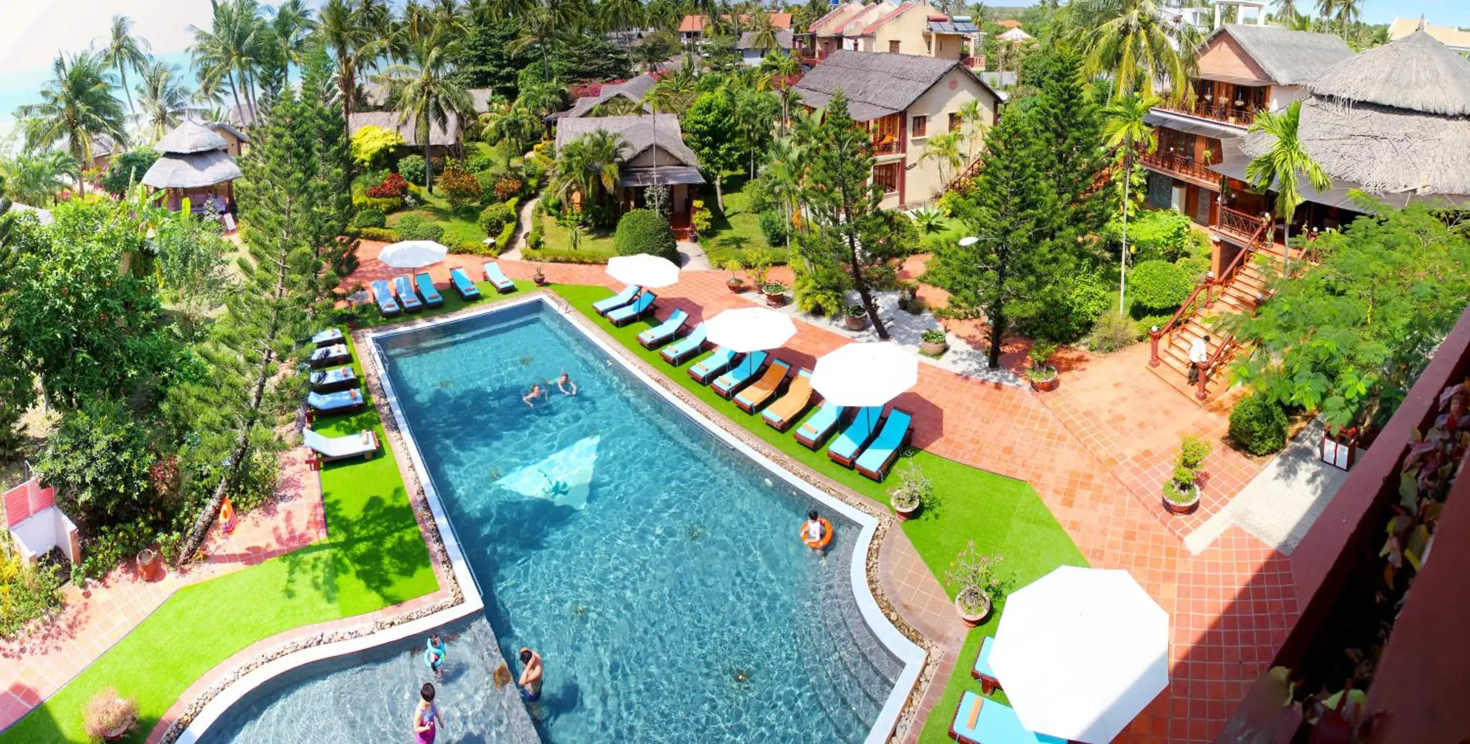 Swimming pool in Little Muine Cottages Resort Swimming pool in Little Muine Cottages Resort