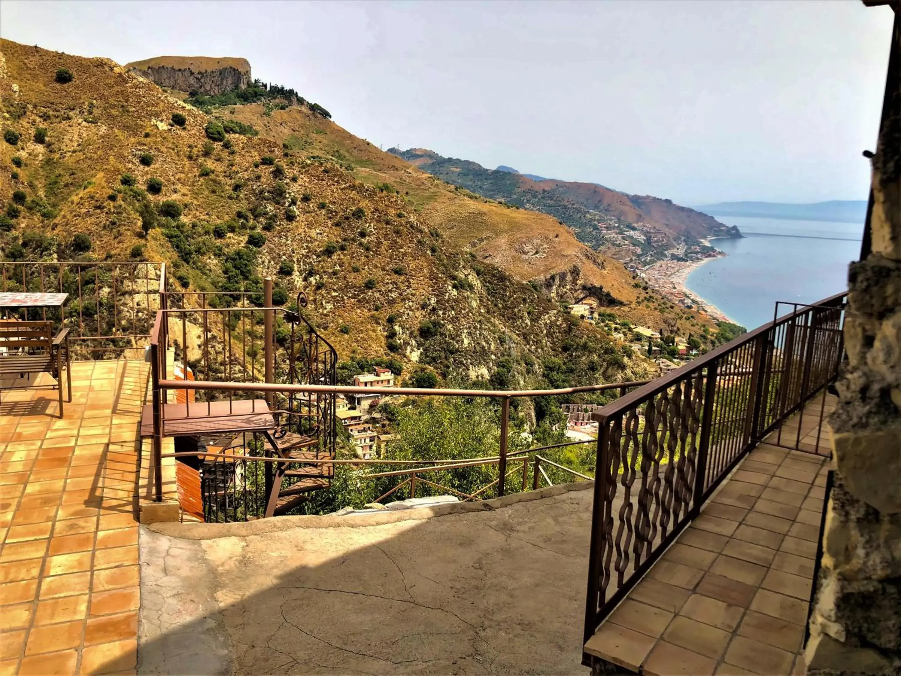 Double Room with Balcony and Sea View - single occupancy in Villa Almoezia Charming B&B Double Room with Balcony and Sea View - single occupancy in Villa Almoezia Charming B&B