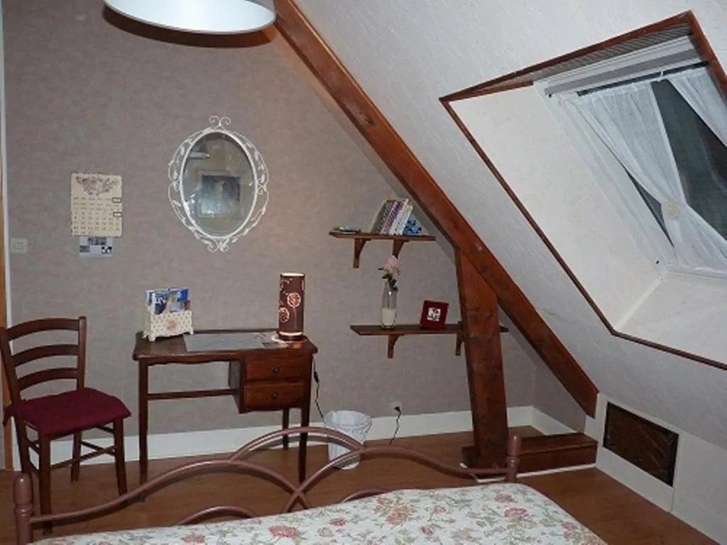 Seating area, Bed in La Trémière