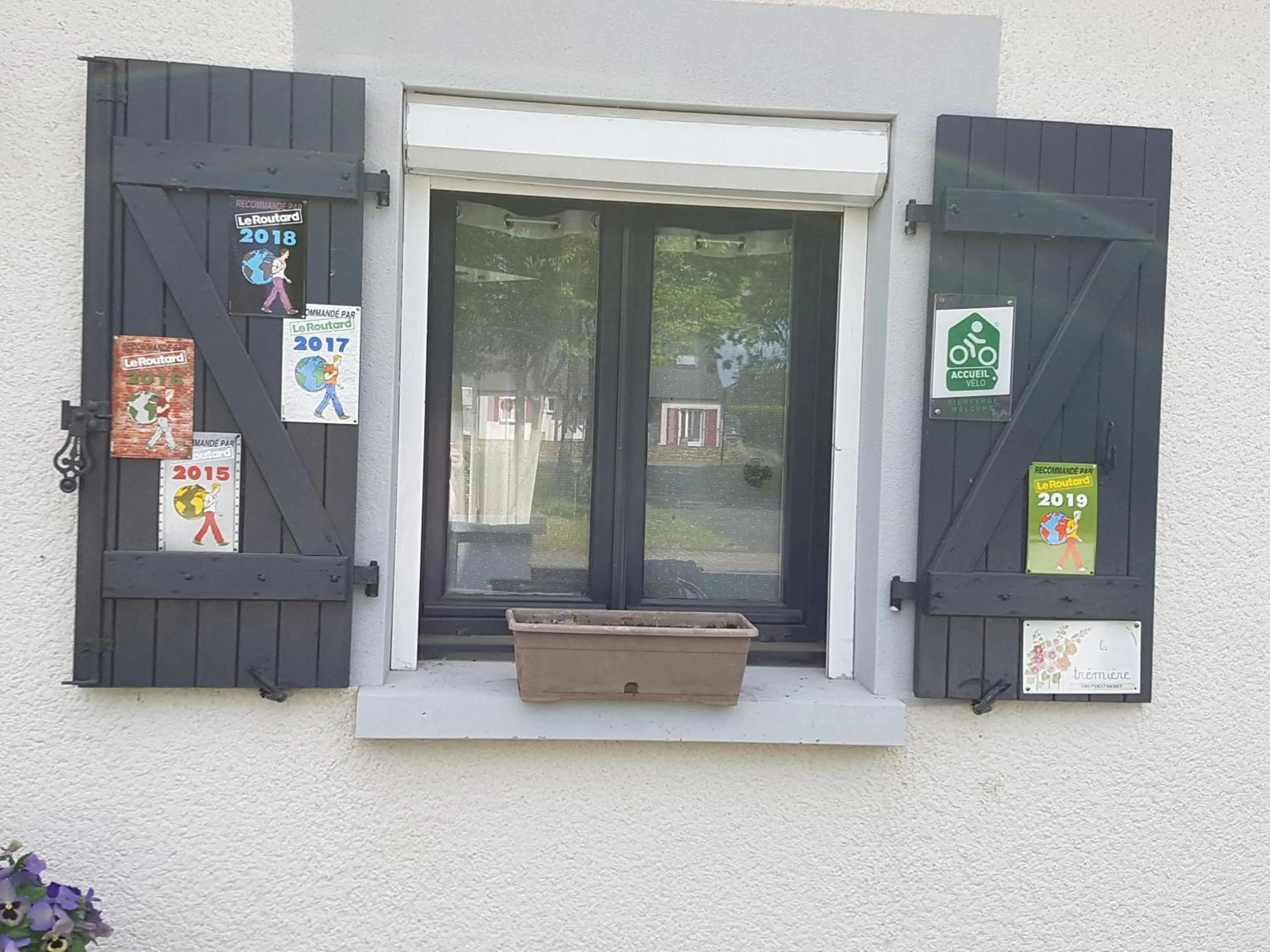 Property logo or sign in La Trémière