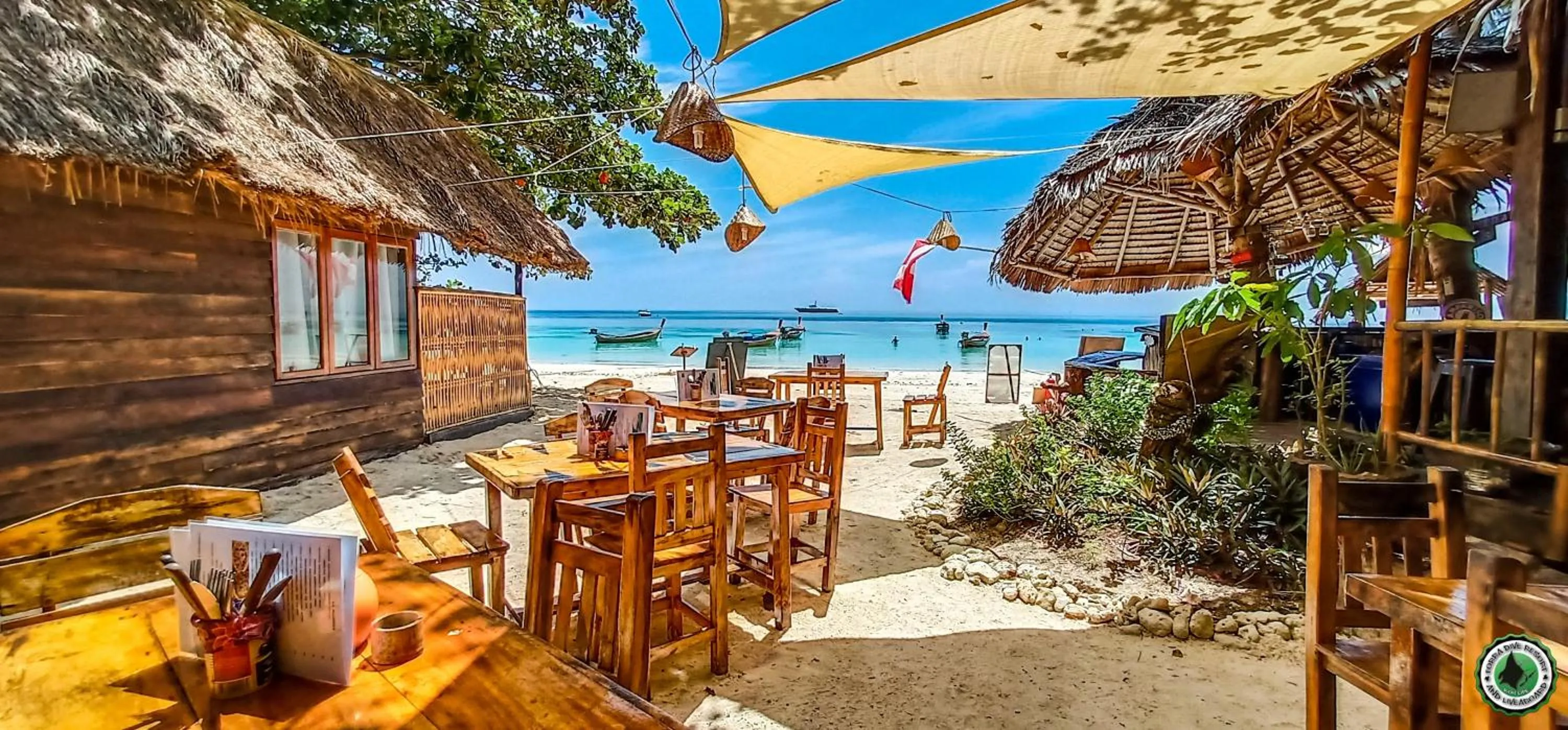 Restaurant/places to eat in Forra Pattaya Sea View Bungalow