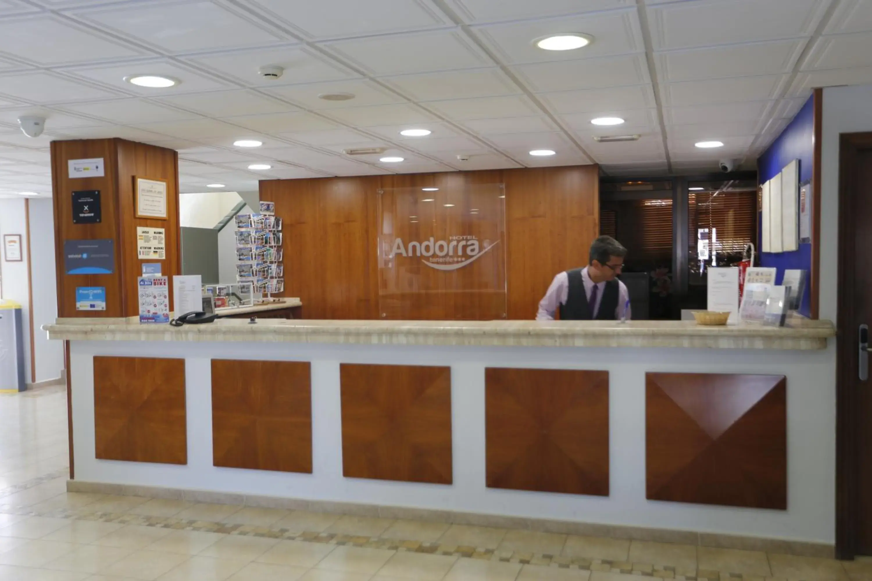Lobby or reception in Hotel-Apartamentos Andorra Lobby or reception in Hotel-Apartamentos Andorra