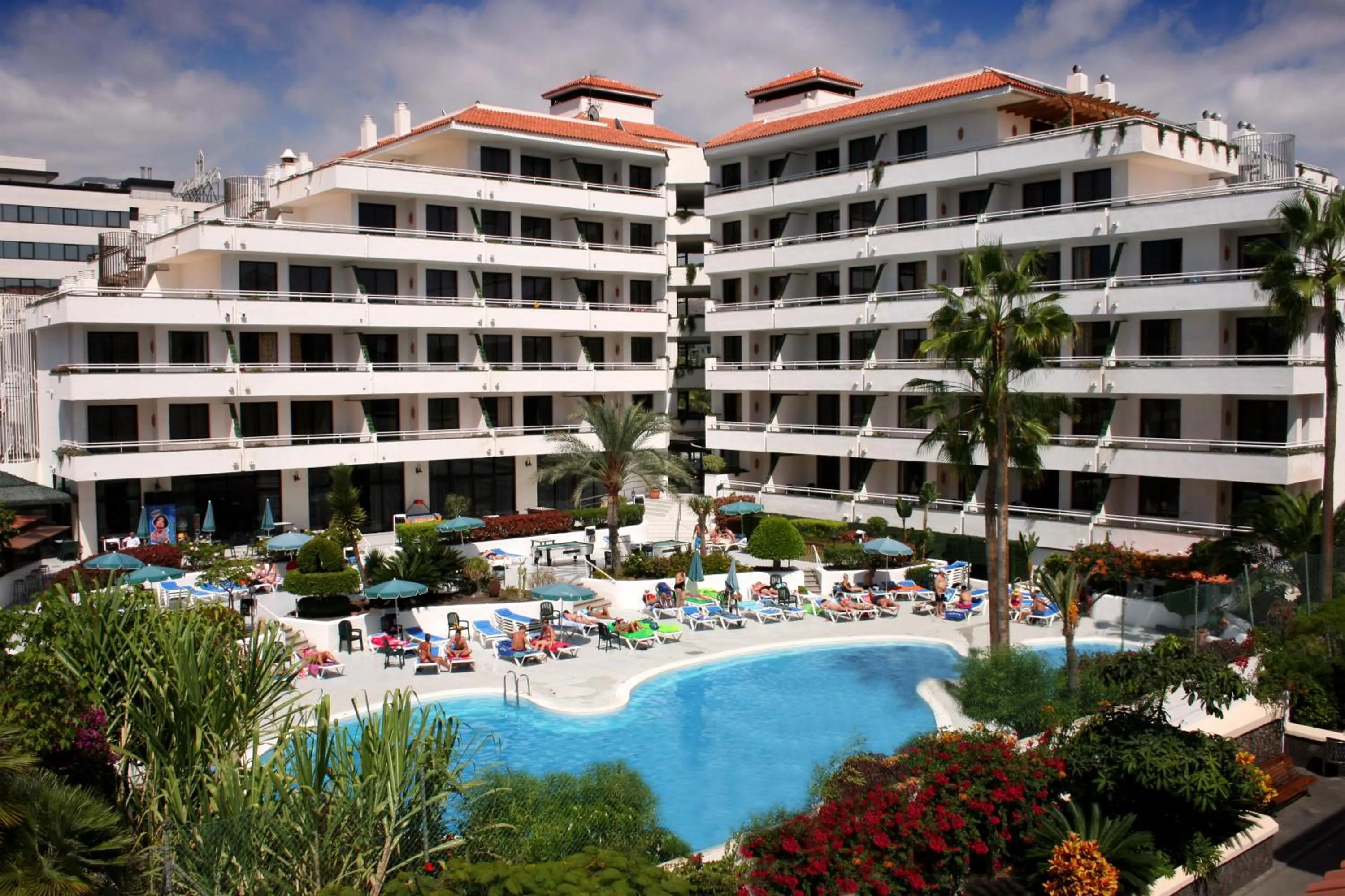 Swimming pool in Hotel-Apartamentos Andorra