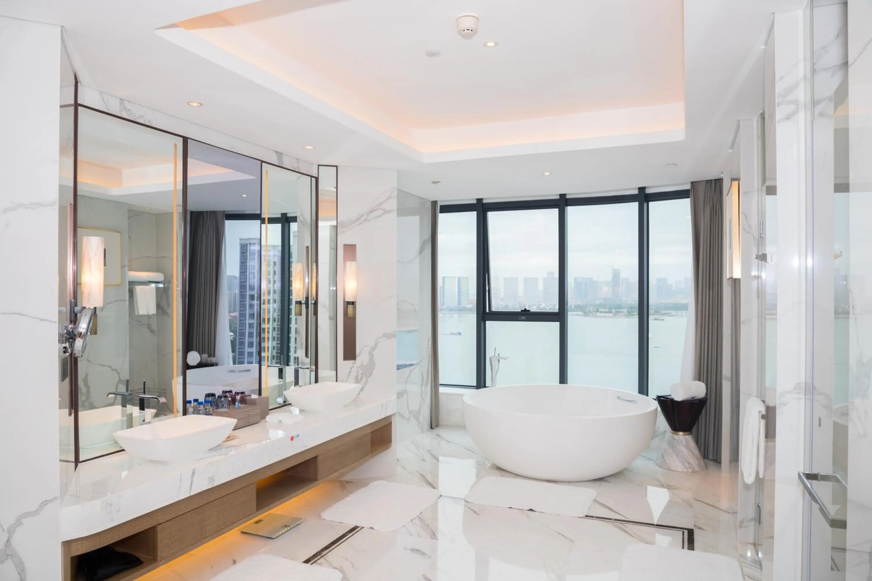 Toilet in Wyndham Grand Plaza Royale Yuzhou Xiamen Wuyuan Bay