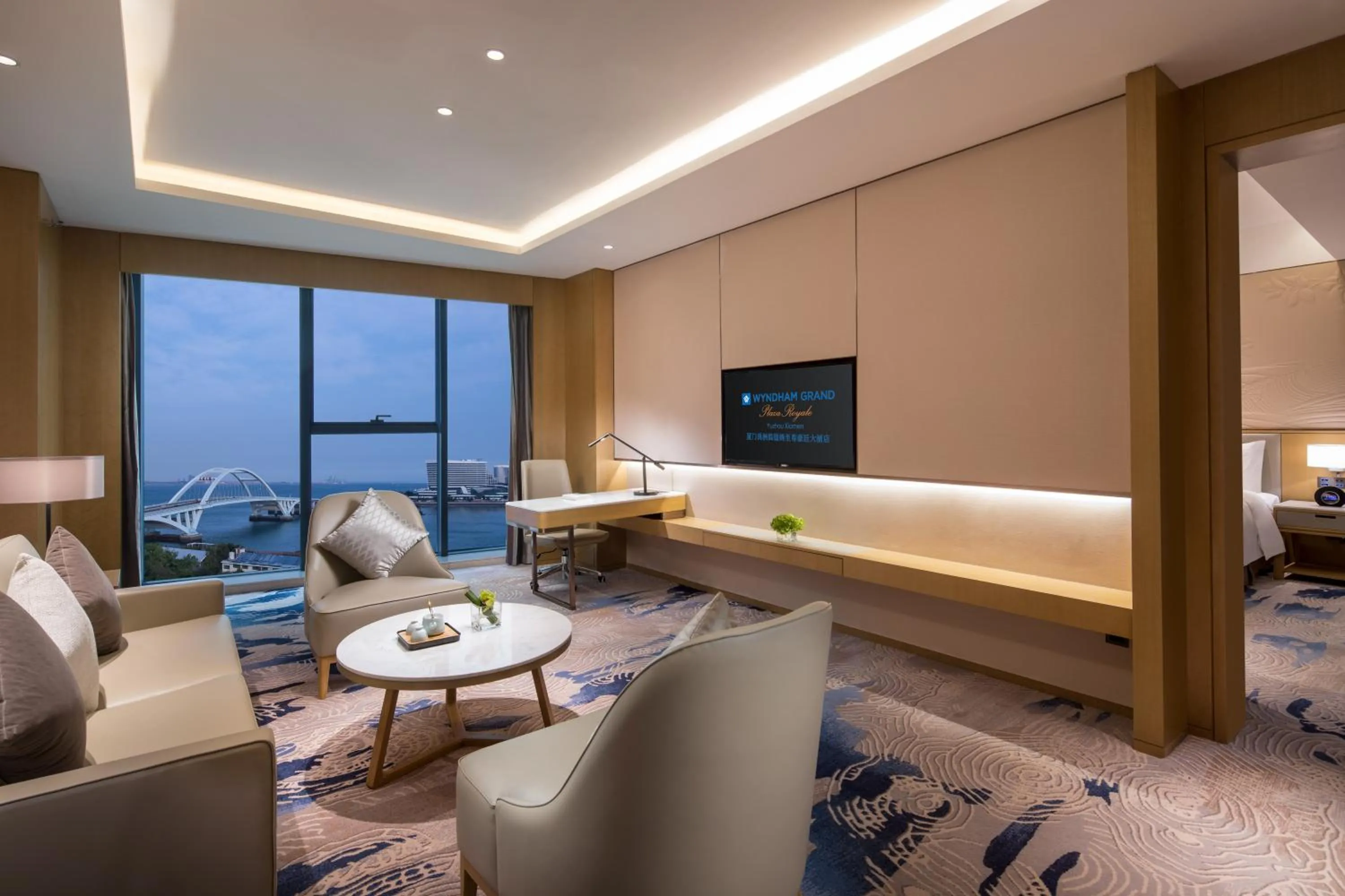 Living room in Wyndham Grand Plaza Royale Yuzhou Xiamen Wuyuan Bay