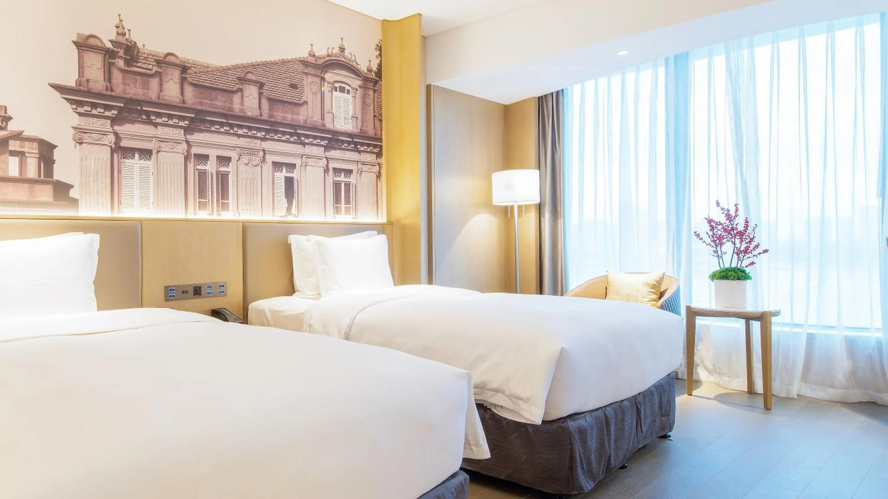 Bed in Wyndham Grand Plaza Royale Yuzhou Xiamen Wuyuan Bay