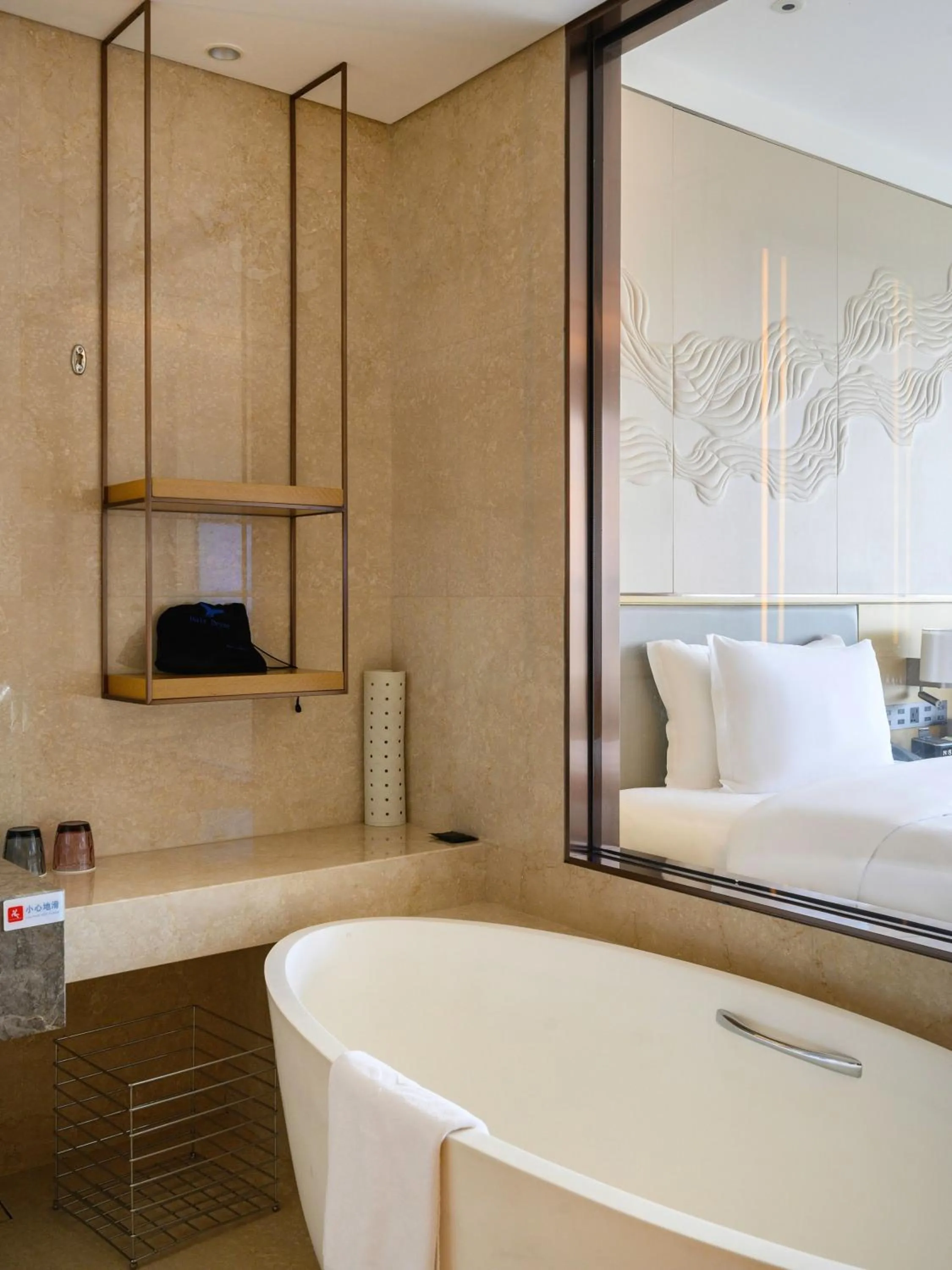 Hot Tub, Bed in Wyndham Grand Plaza Royale Yuzhou Xiamen Wuyuan Bay