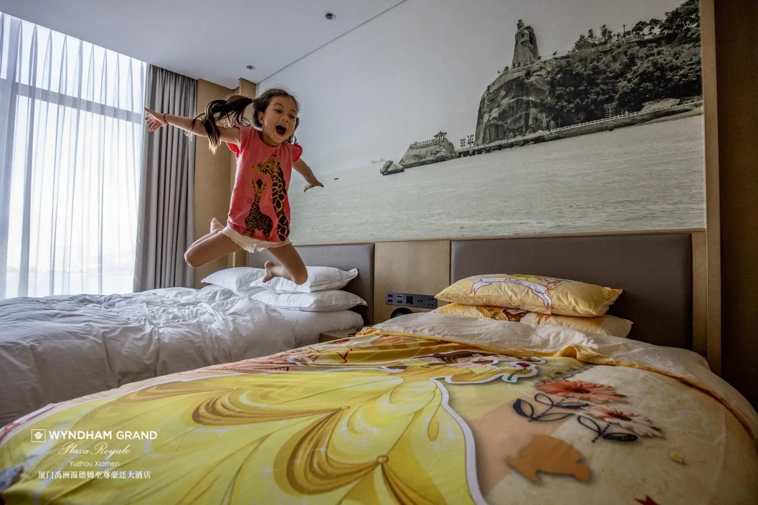 Bed in Wyndham Grand Plaza Royale Yuzhou Xiamen Wuyuan Bay