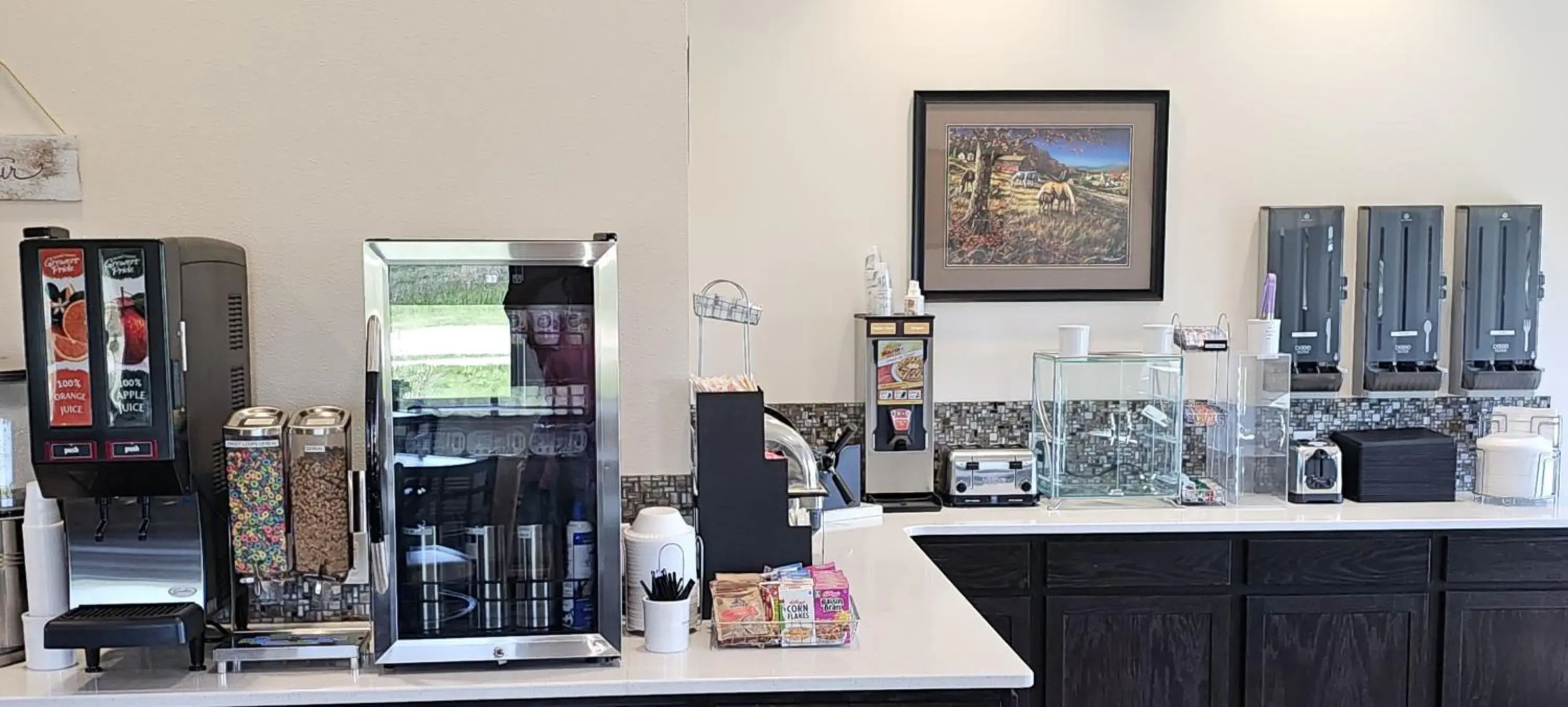 Breakfast in Cobblestone Inn & Suites – Manchester Breakfast in Cobblestone Inn & Suites – Manchester