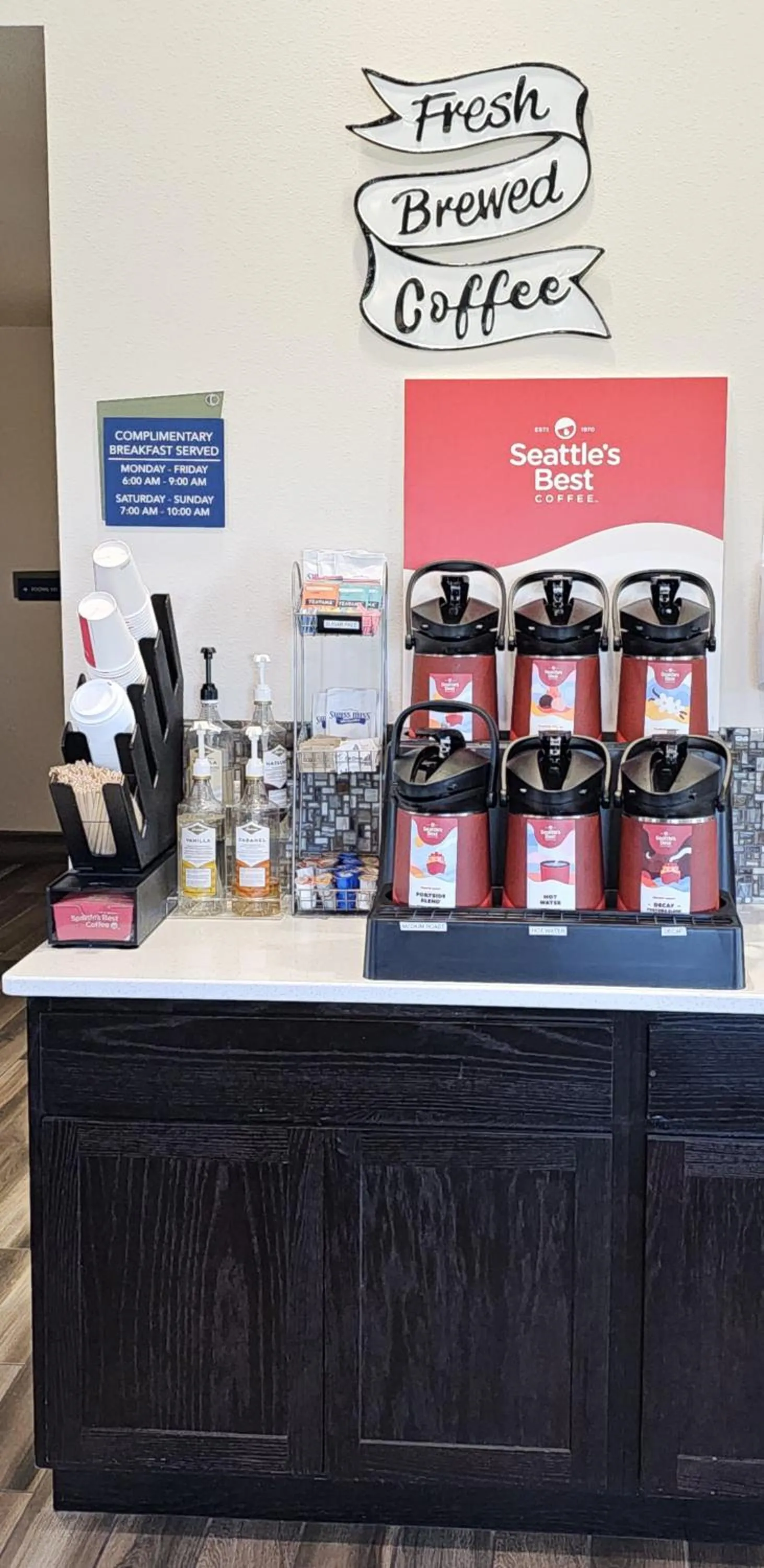 Coffee/tea facilities in Cobblestone Inn & Suites – Manchester