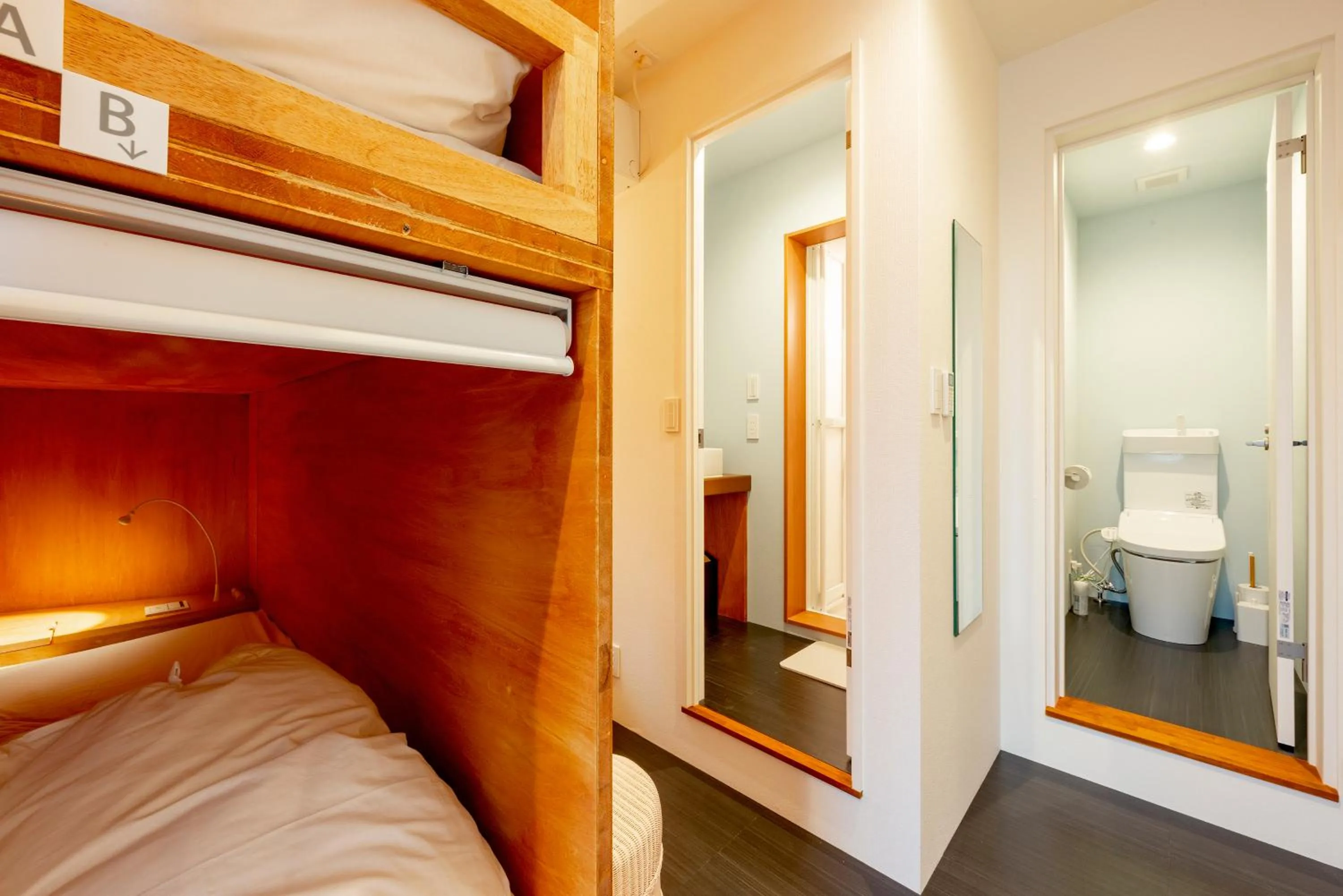 Bedroom, Bed in plat hostel keikyu asakusa karin