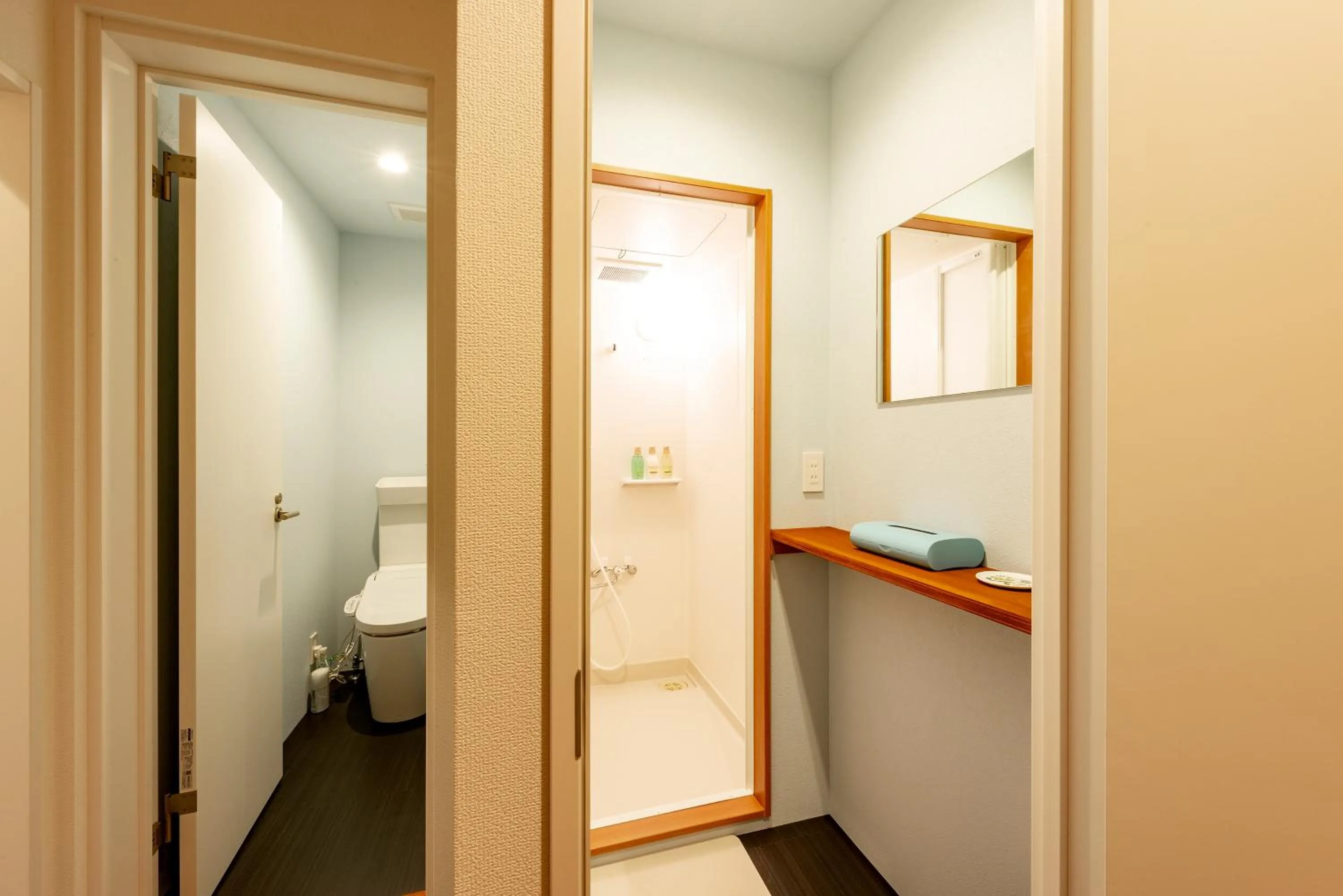 Shower in plat hostel keikyu asakusa karin