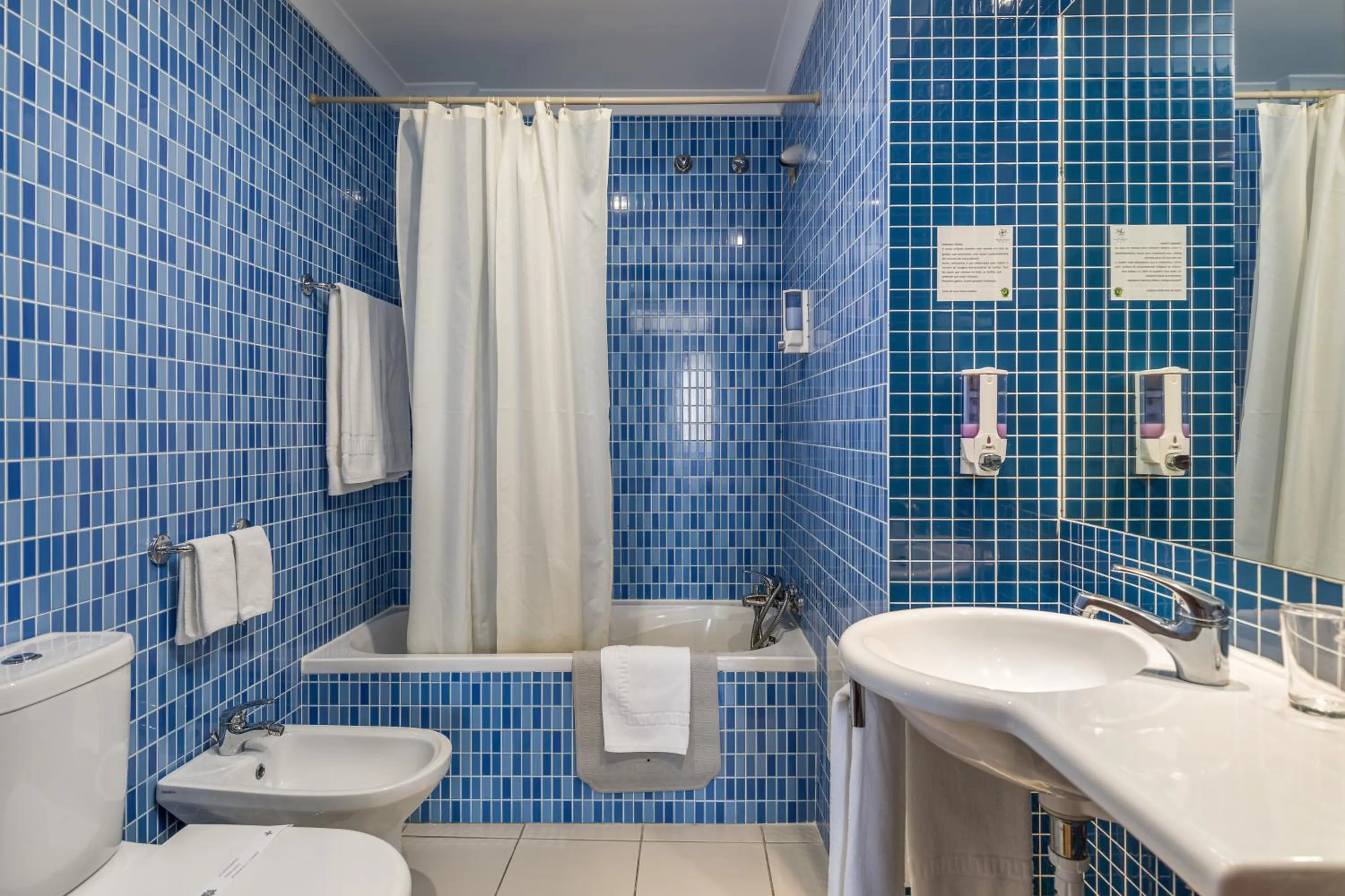 Bathroom in Hotel Moinho De Vento