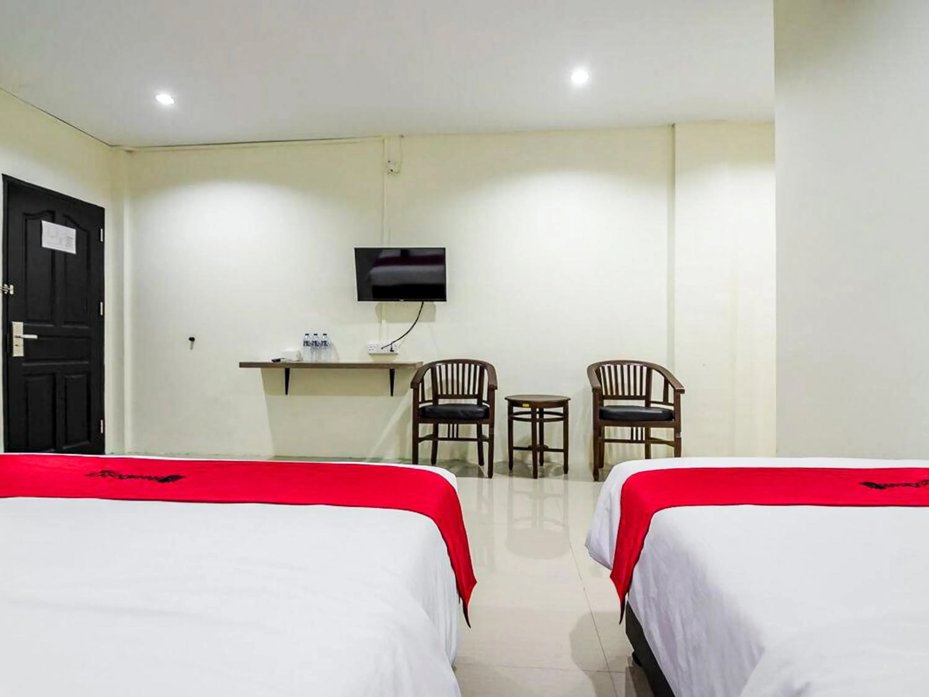 Bedroom, Bed in RedDoorz @ Baloi Batam