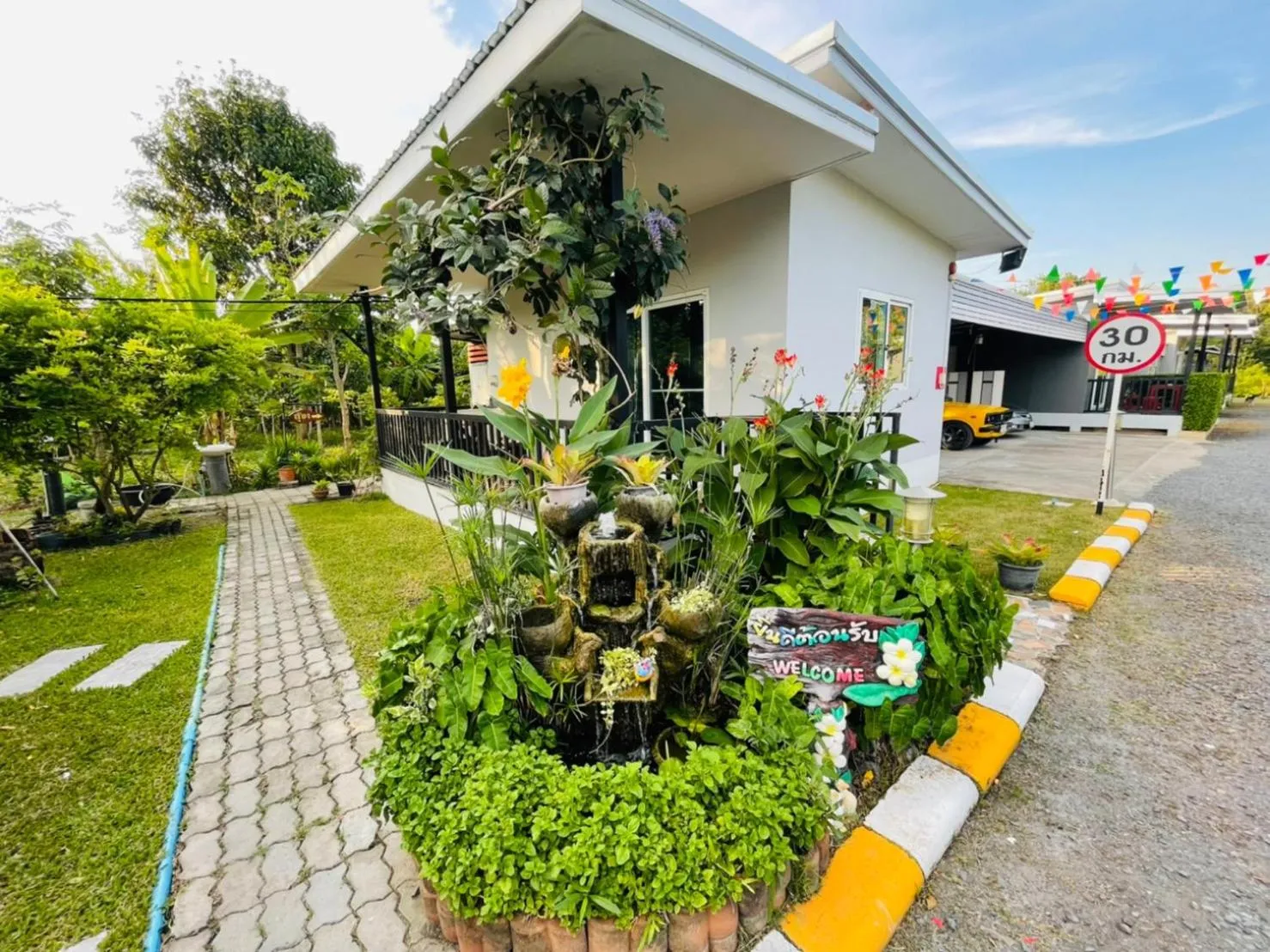 Property building in Baan Ruay Suk Resort, Lopburi